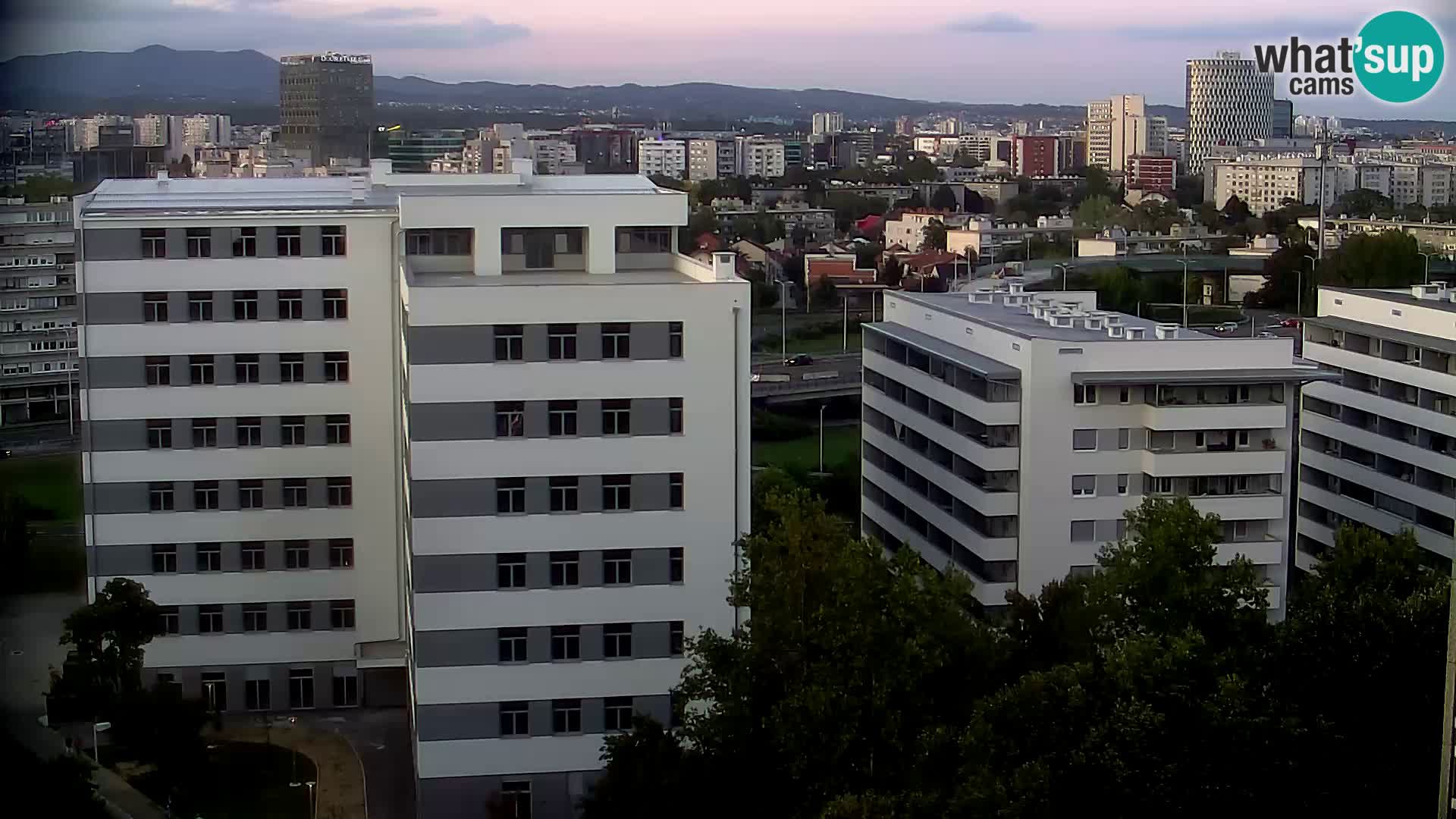 Web kamera Petlja Slavonska – Držićeva  – Zagreb Live