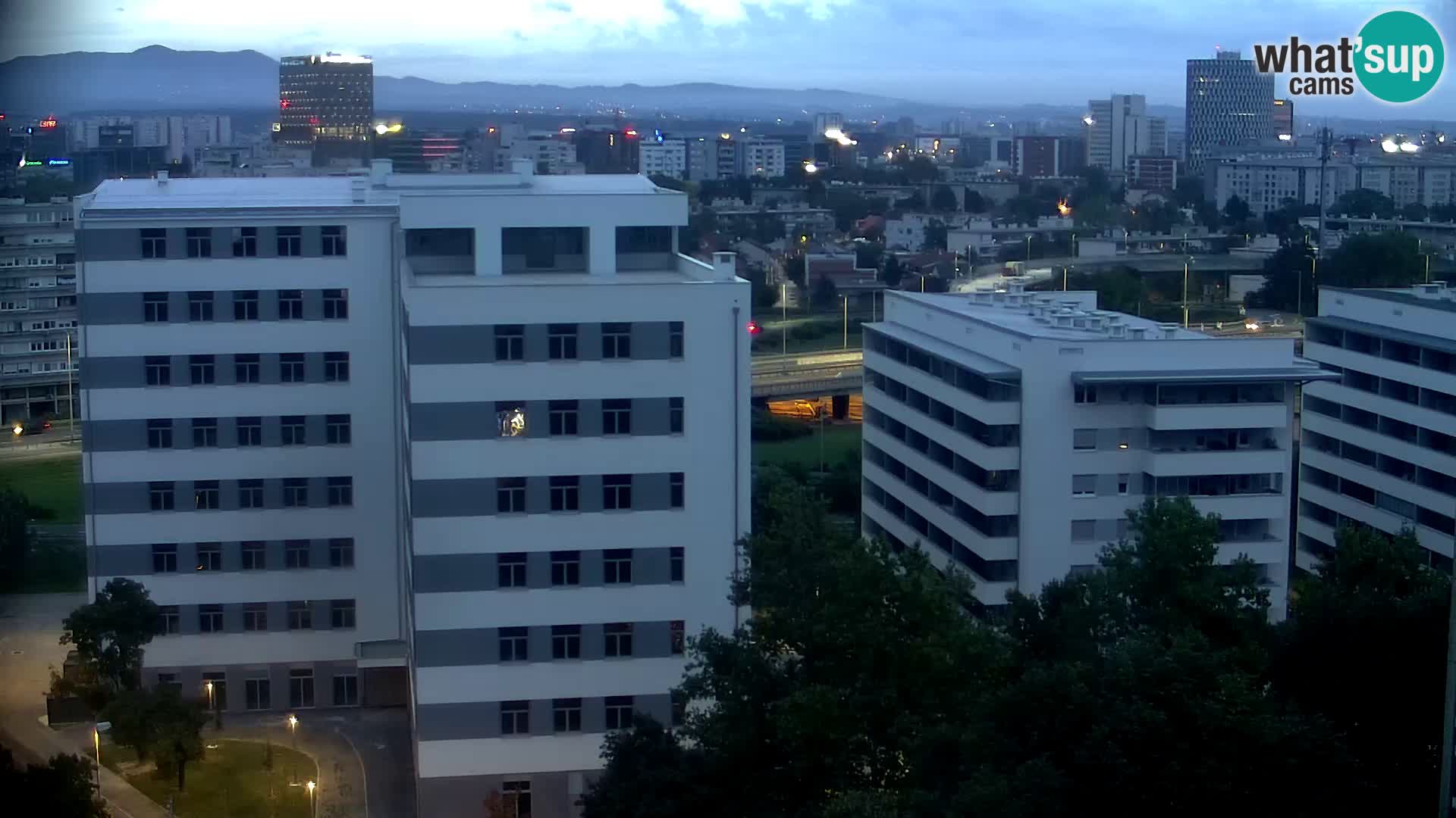 Rond-point en direct traversant les avenues Slavonska et Marin Držić à Zagreb webcam