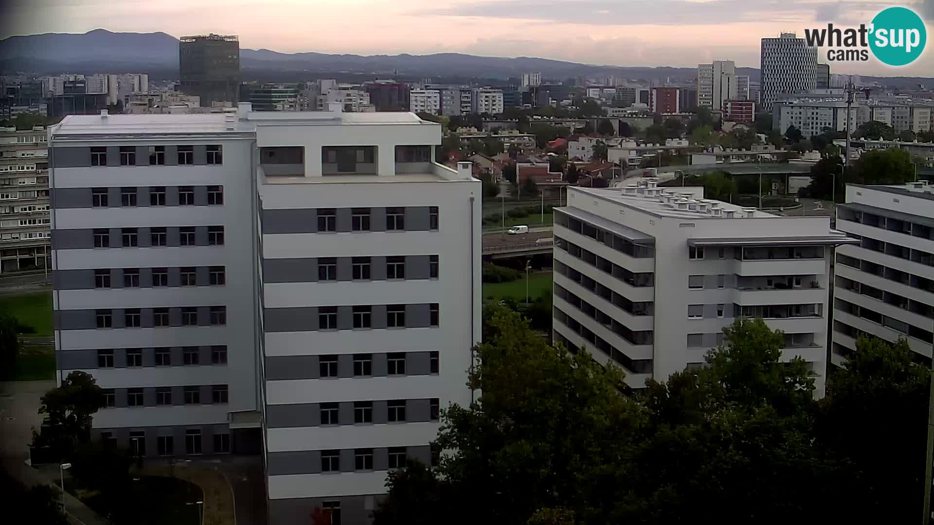 Live-Kreisverkehr Slavonska und Marin Držić Avenue zur Zagreb Webcam