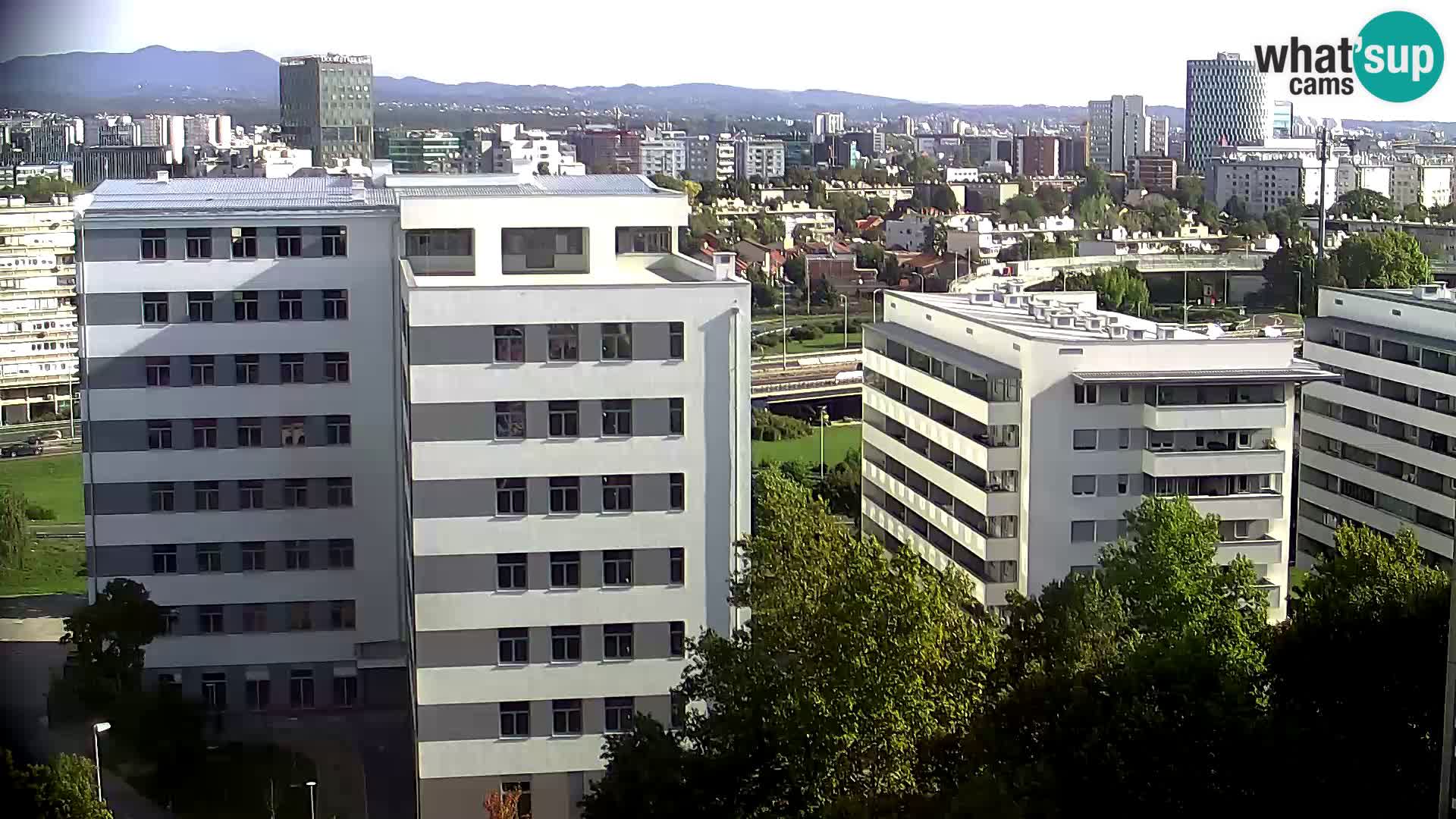Rond-point en direct traversant les avenues Slavonska et Marin Držić à Zagreb webcam