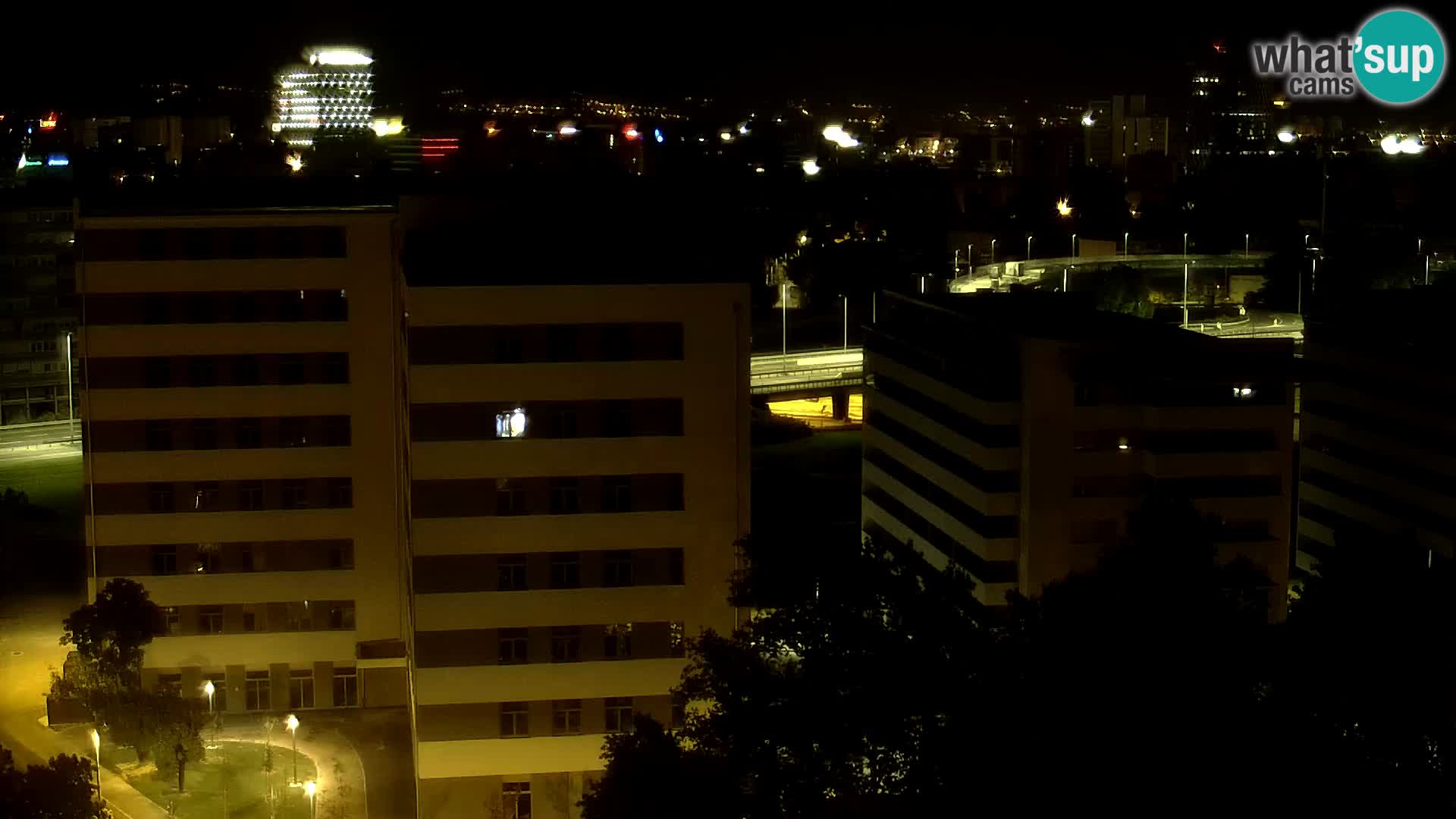 Web kamera Petlja Slavonska – Držićeva  – Zagreb Live