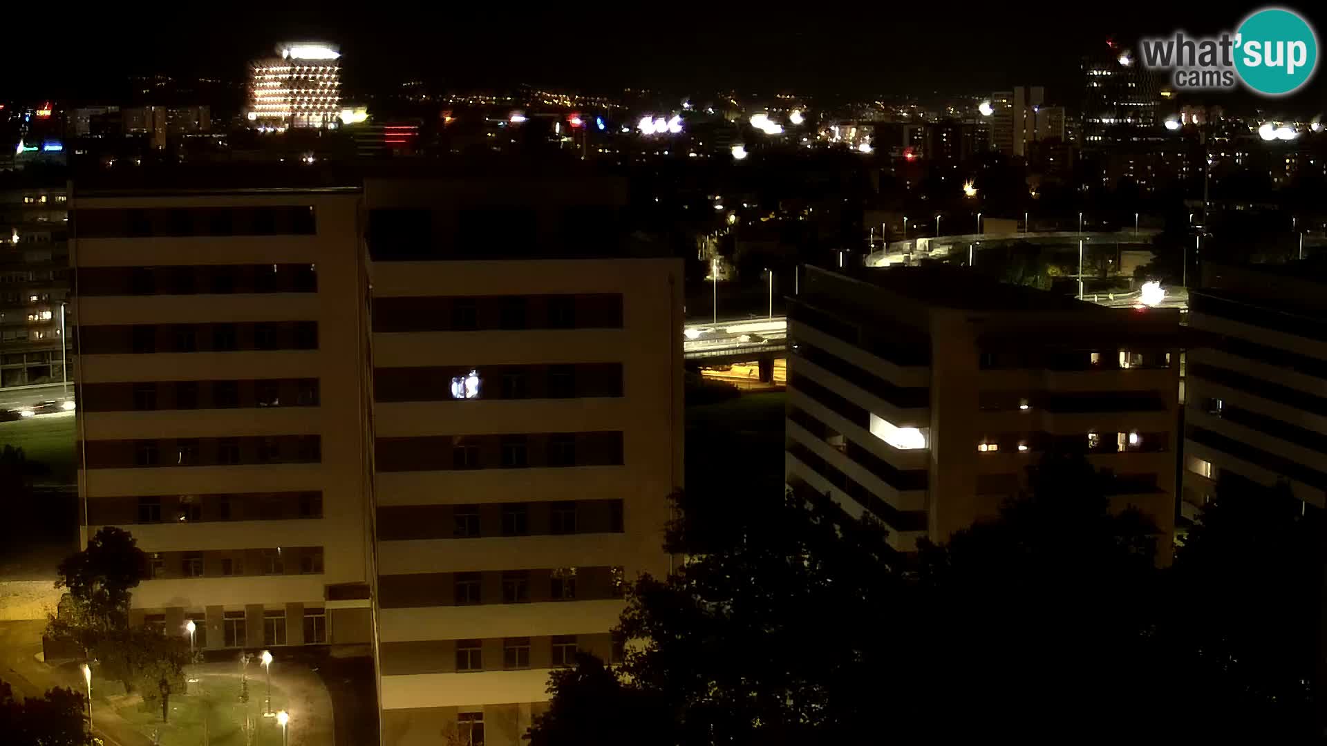 Web kamera Petlja Slavonska – Držićeva  – Zagreb Live