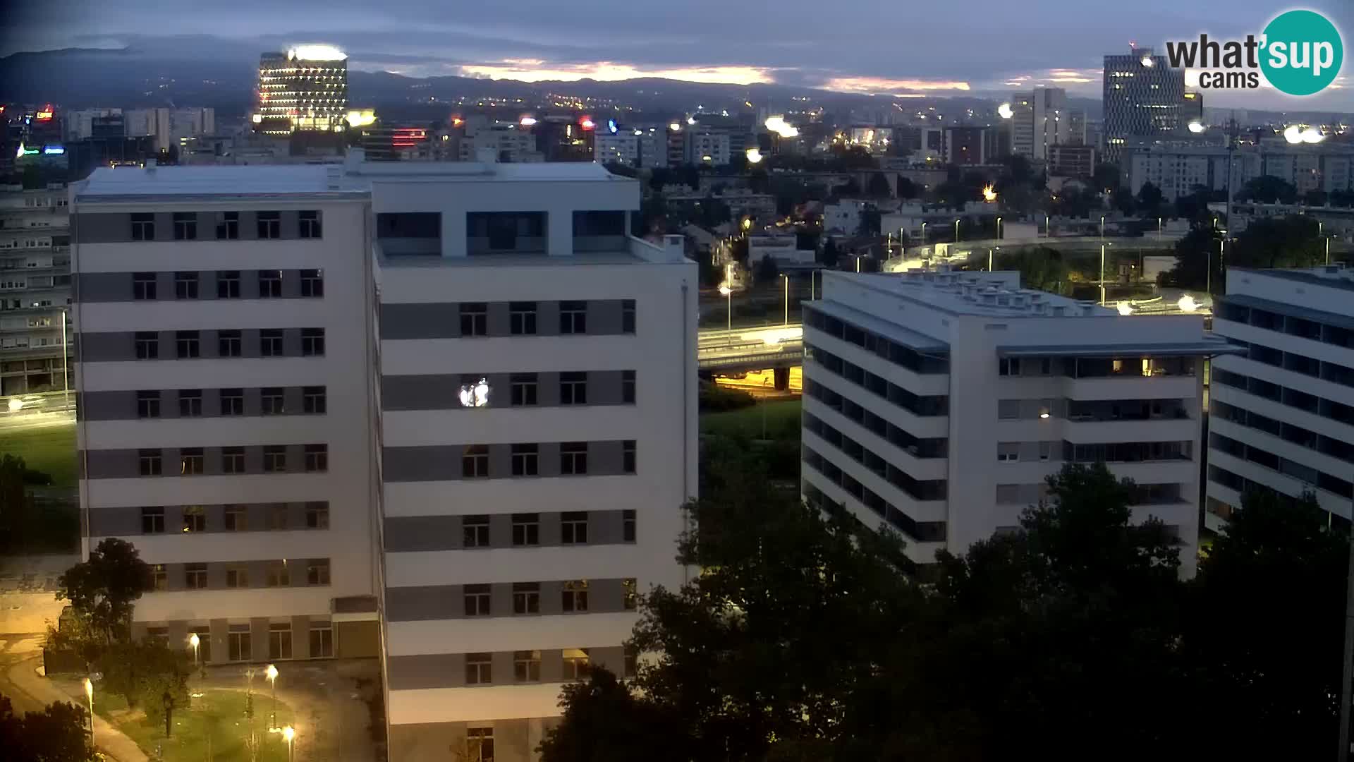 Live-Kreisverkehr Slavonska und Marin Držić Avenue zur Zagreb Webcam