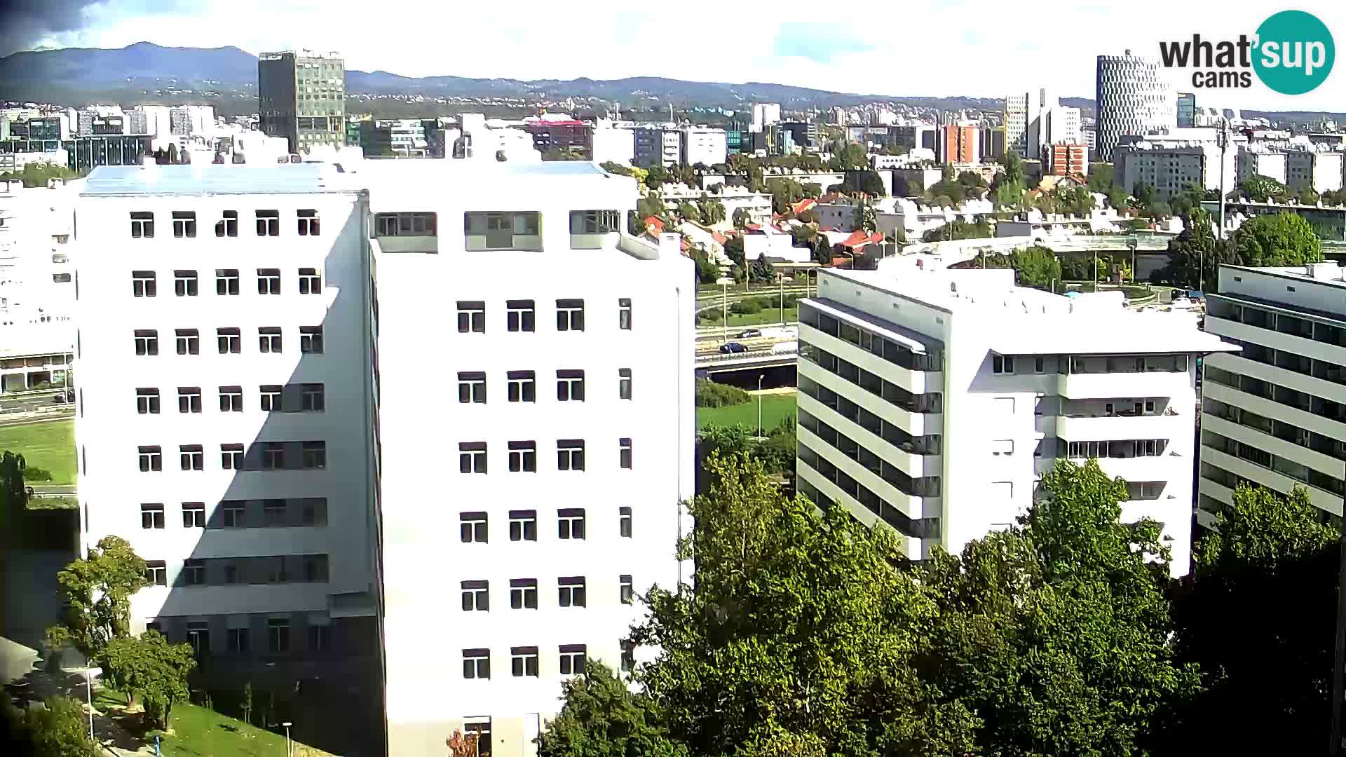 Rond-point en direct traversant les avenues Slavonska et Marin Držić à Zagreb webcam