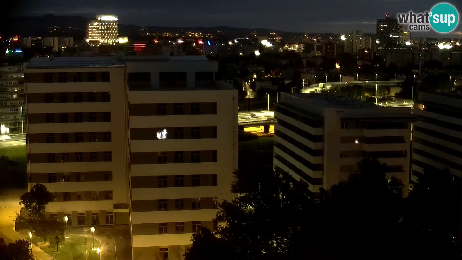 Rond-point en direct traversant les avenues Slavonska et Marin Držić à Zagreb webcam