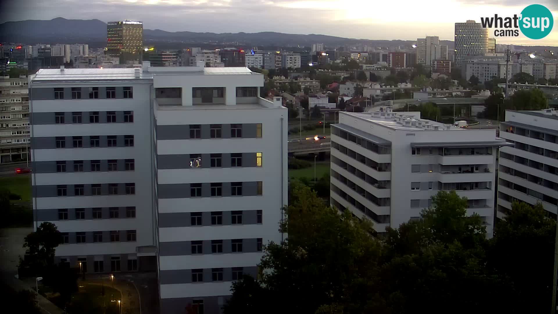 Live-Kreisverkehr Slavonska und Marin Držić Avenue zur Zagreb Webcam