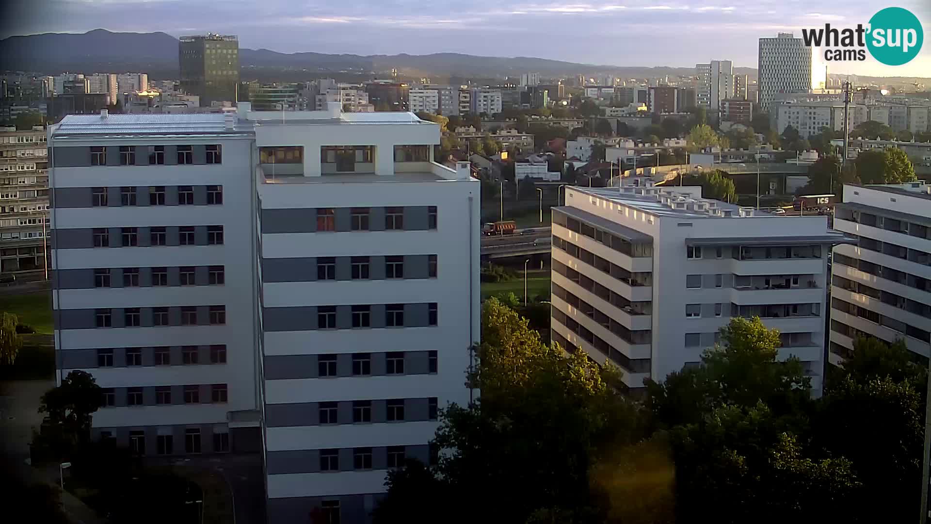 Web kamera Petlja Slavonska – Držićeva  – Zagreb Live