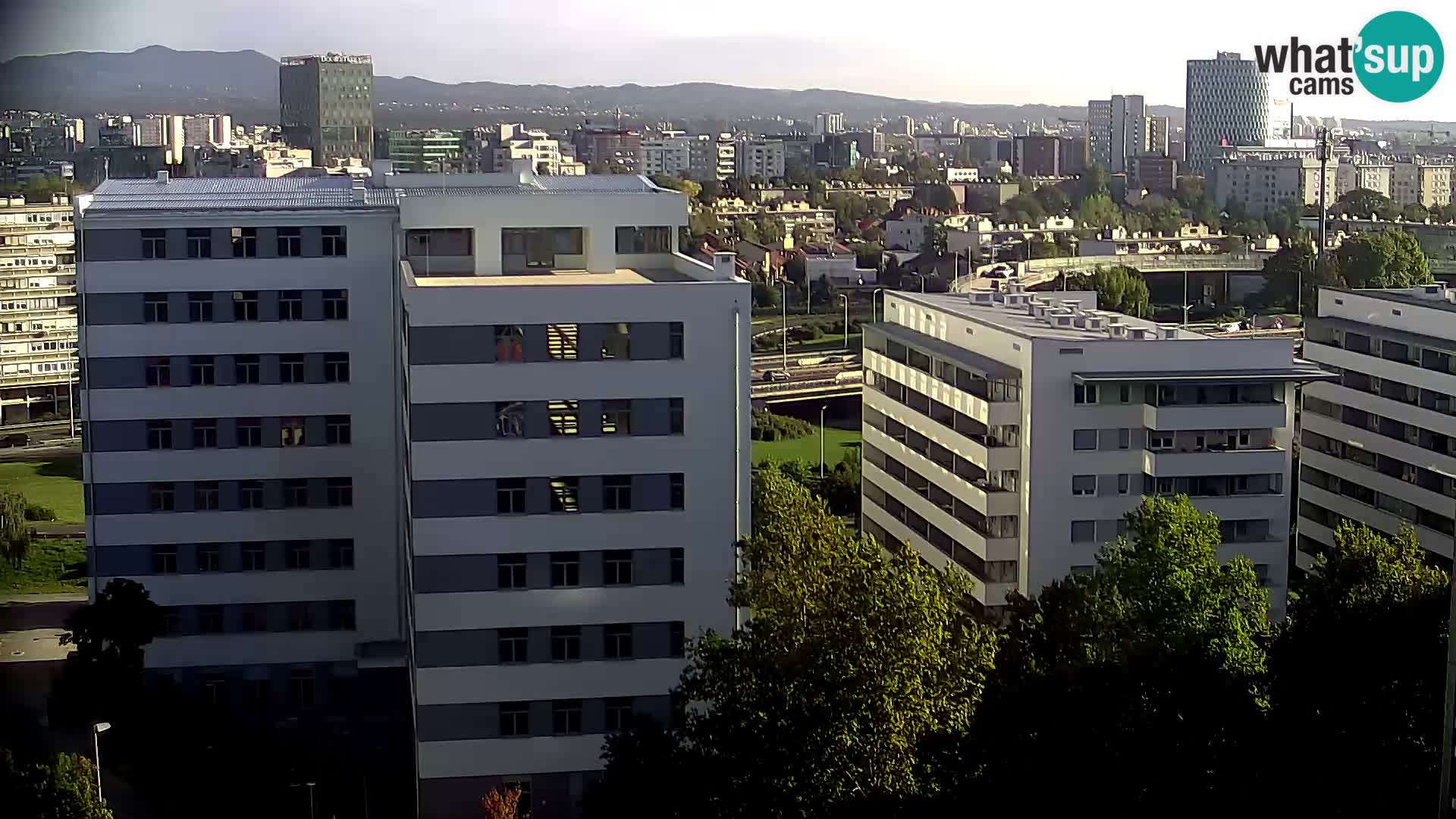 Rond-point en direct traversant les avenues Slavonska et Marin Držić à Zagreb webcam
