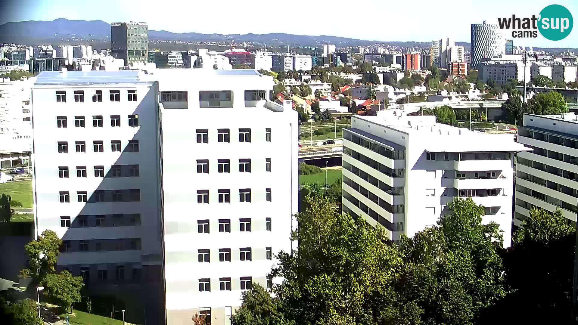 Rond-point en direct traversant les avenues Slavonska et Marin Držić à Zagreb webcam