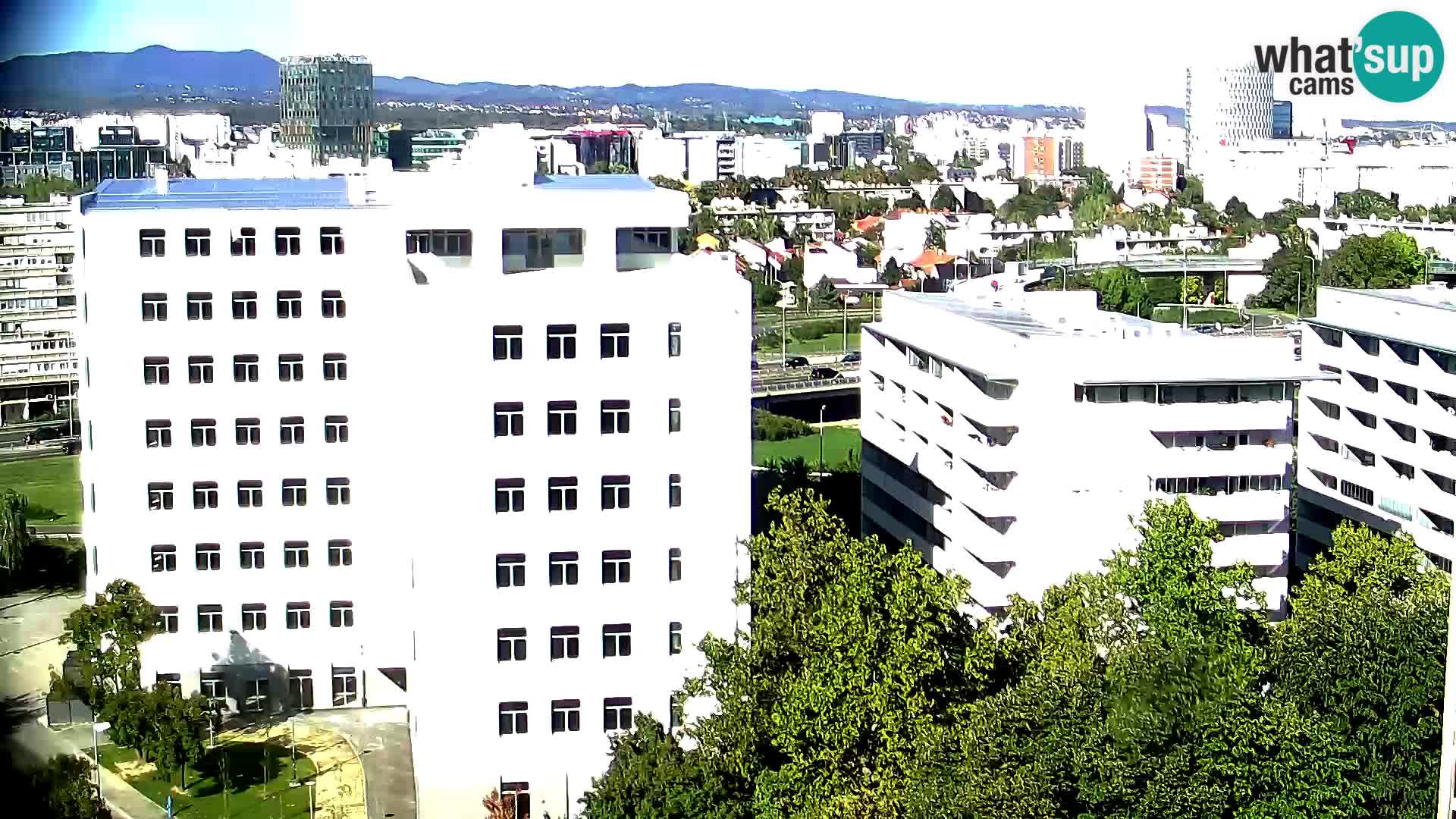 Rond-point en direct traversant les avenues Slavonska et Marin Držić à Zagreb webcam