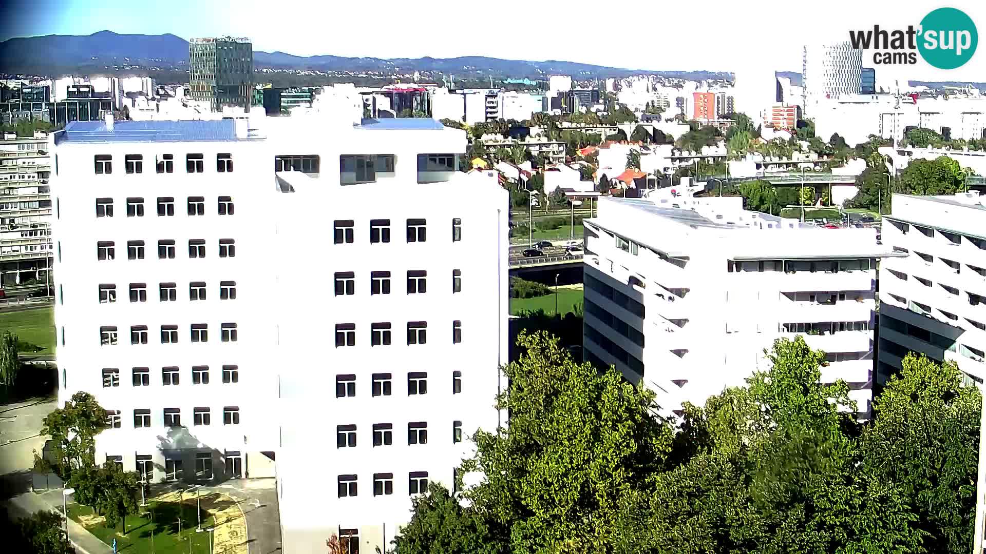 Live-Kreisverkehr Slavonska und Marin Držić Avenue zur Zagreb Webcam