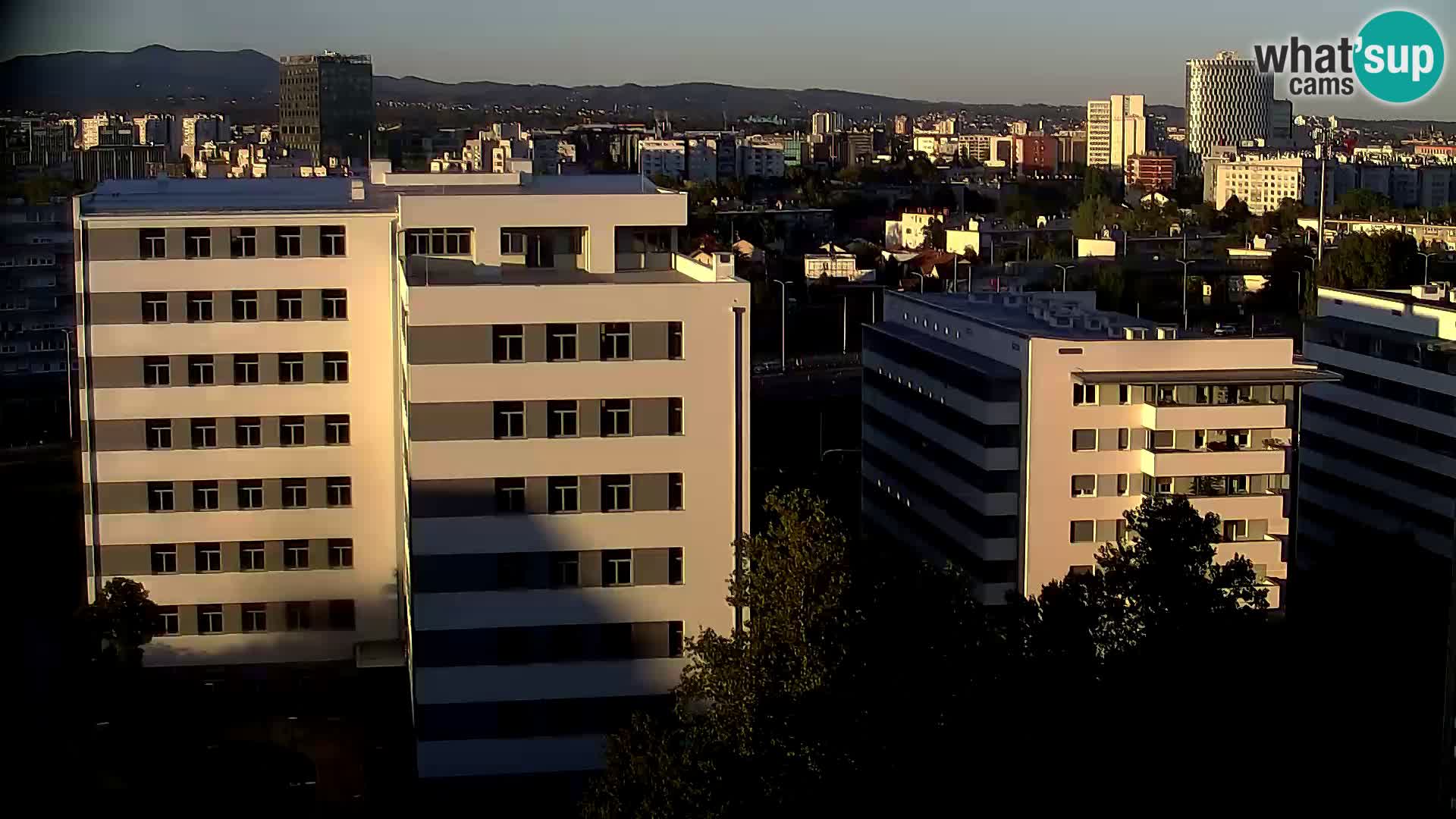 Web kamera Petlja Slavonska – Držićeva  – Zagreb Live