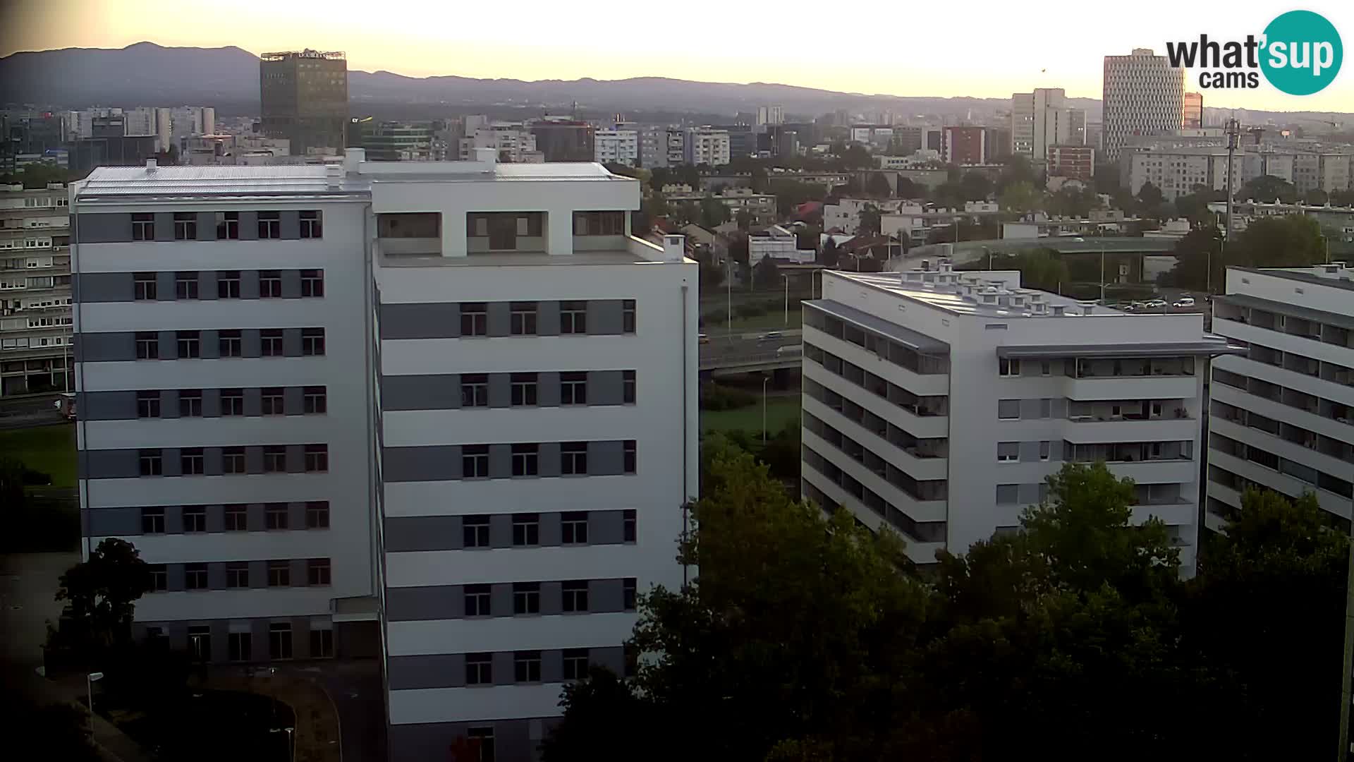 Live-Kreisverkehr Slavonska und Marin Držić Avenue zur Zagreb Webcam