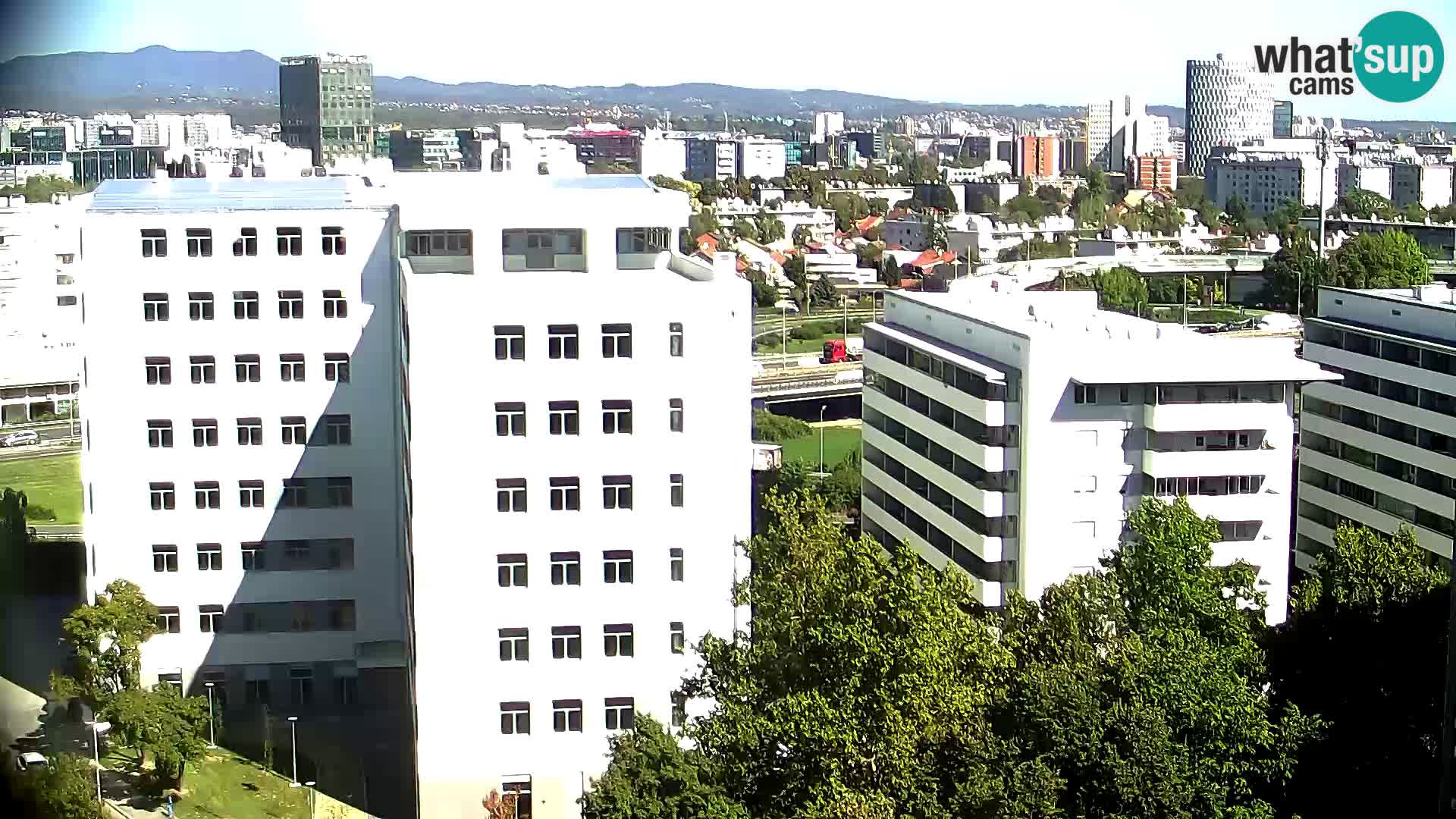 Live Interchange of Slavonska Avenue and Marin Držić Avenue in Zagreb webcam