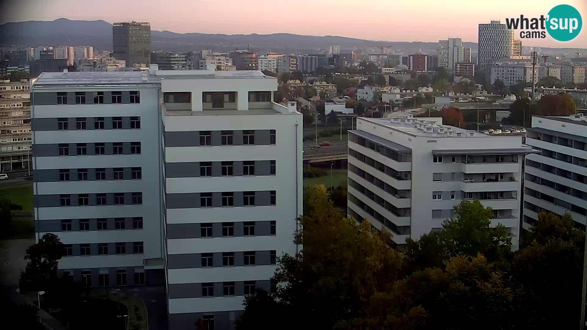 Krožišče Slavonske in Marin Držićeve ulice v Zagrebu v živo