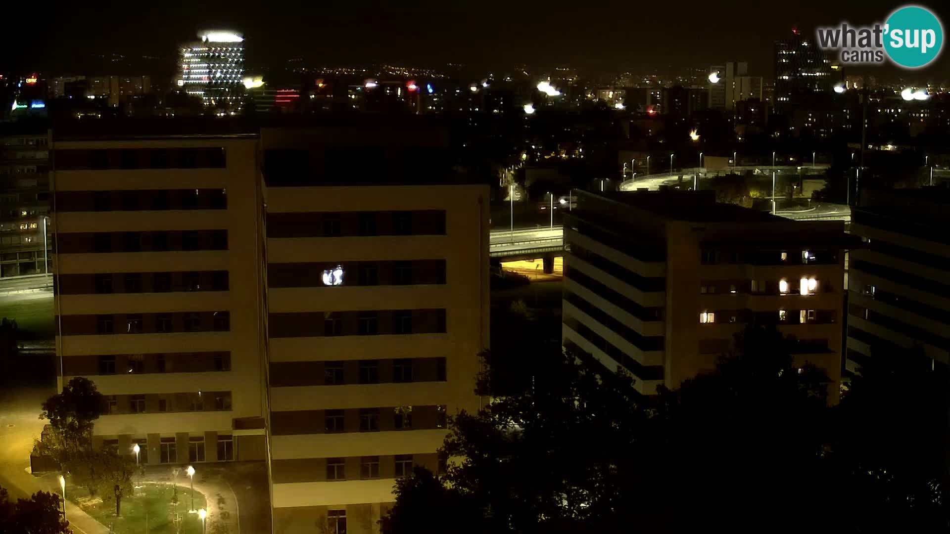 Rotonda en vivo que cruza Slavonska y Marin Držić Avenue en Zagreb webcam