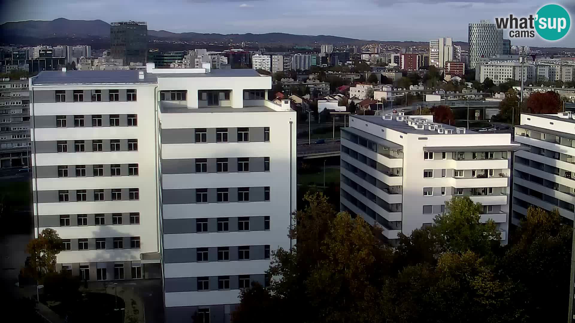 Rond-point en direct traversant les avenues Slavonska et Marin Držić à Zagreb webcam