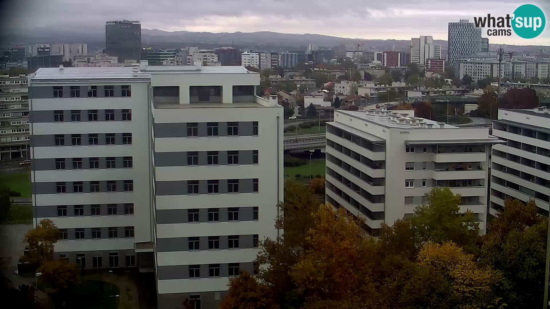 Live-Kreisverkehr Slavonska und Marin Držić Avenue zur Zagreb Webcam