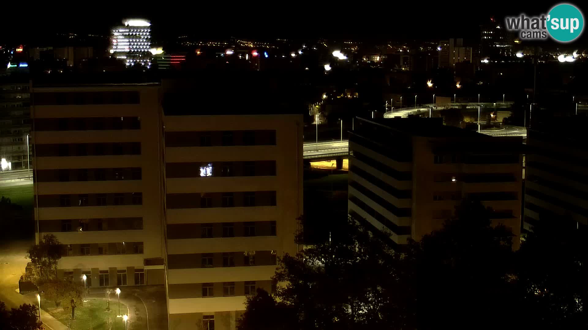 Rond-point en direct traversant les avenues Slavonska et Marin Držić à Zagreb webcam