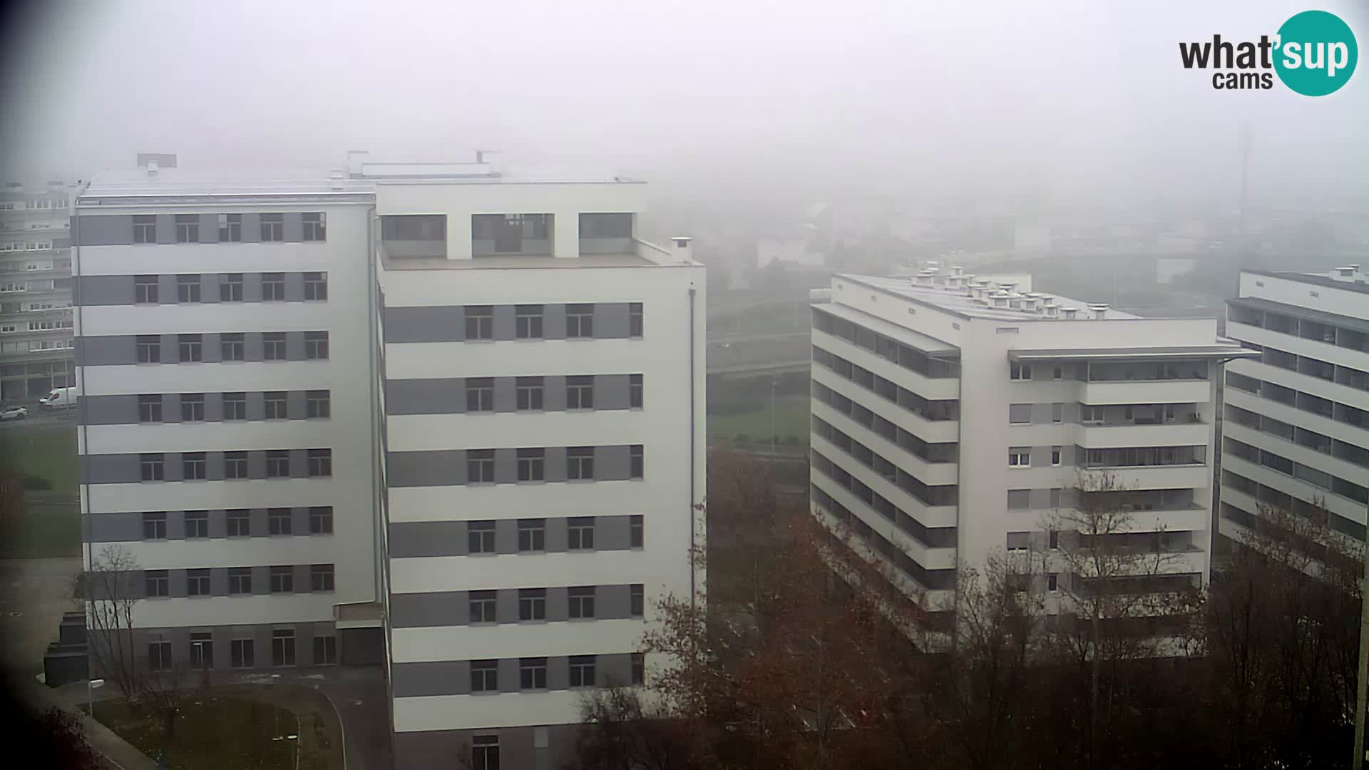 Rotonda en vivo que cruza Slavonska y Marin Držić Avenue en Zagreb webcam