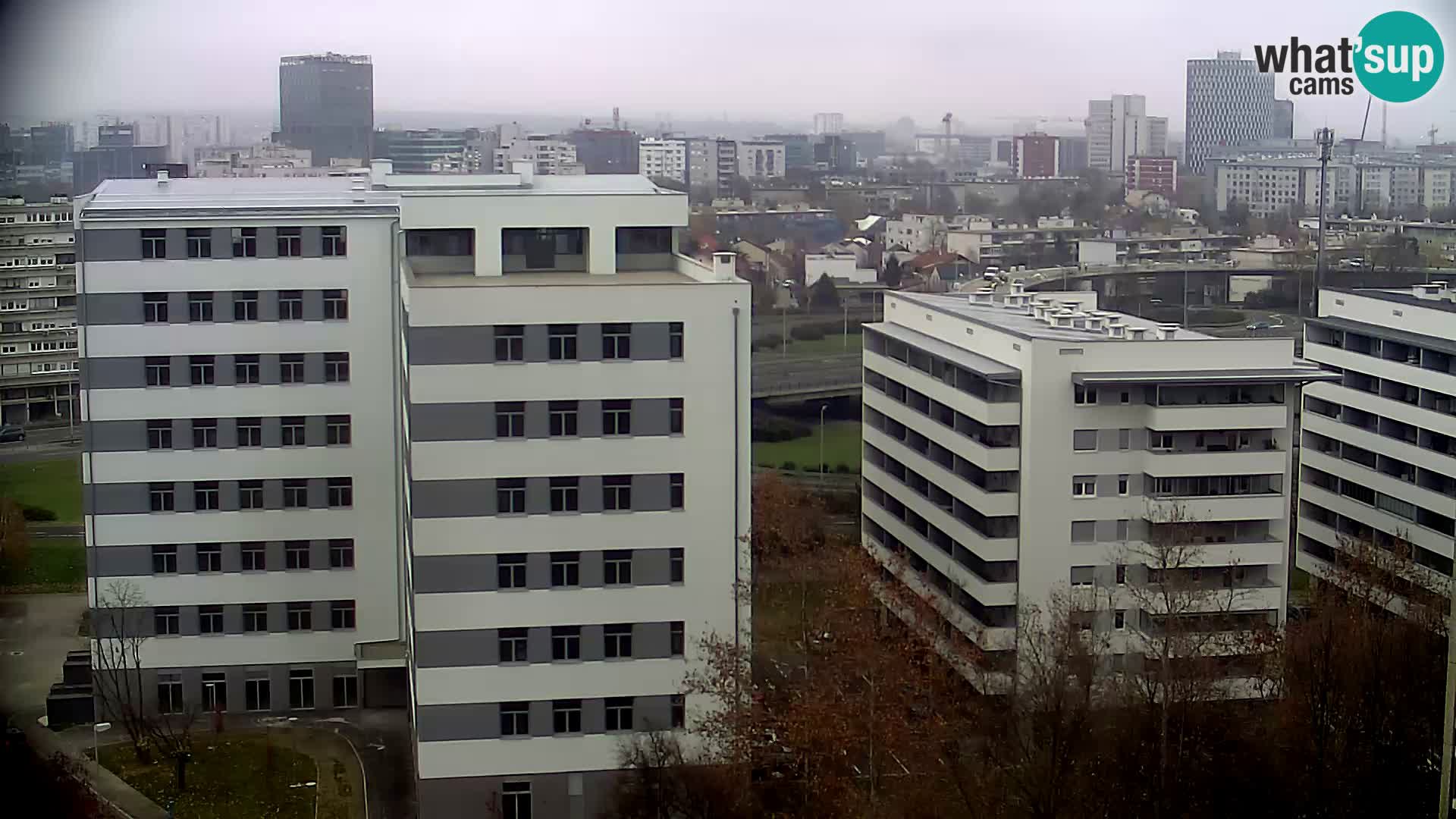 Rotonda en vivo que cruza Slavonska y Marin Držić Avenue en Zagreb webcam