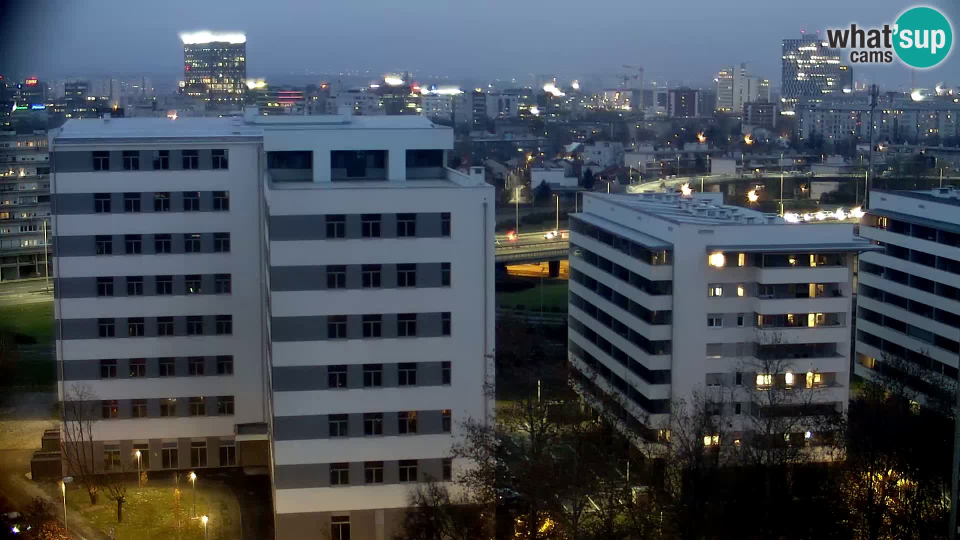 Rond-point en direct traversant les avenues Slavonska et Marin Držić à Zagreb webcam