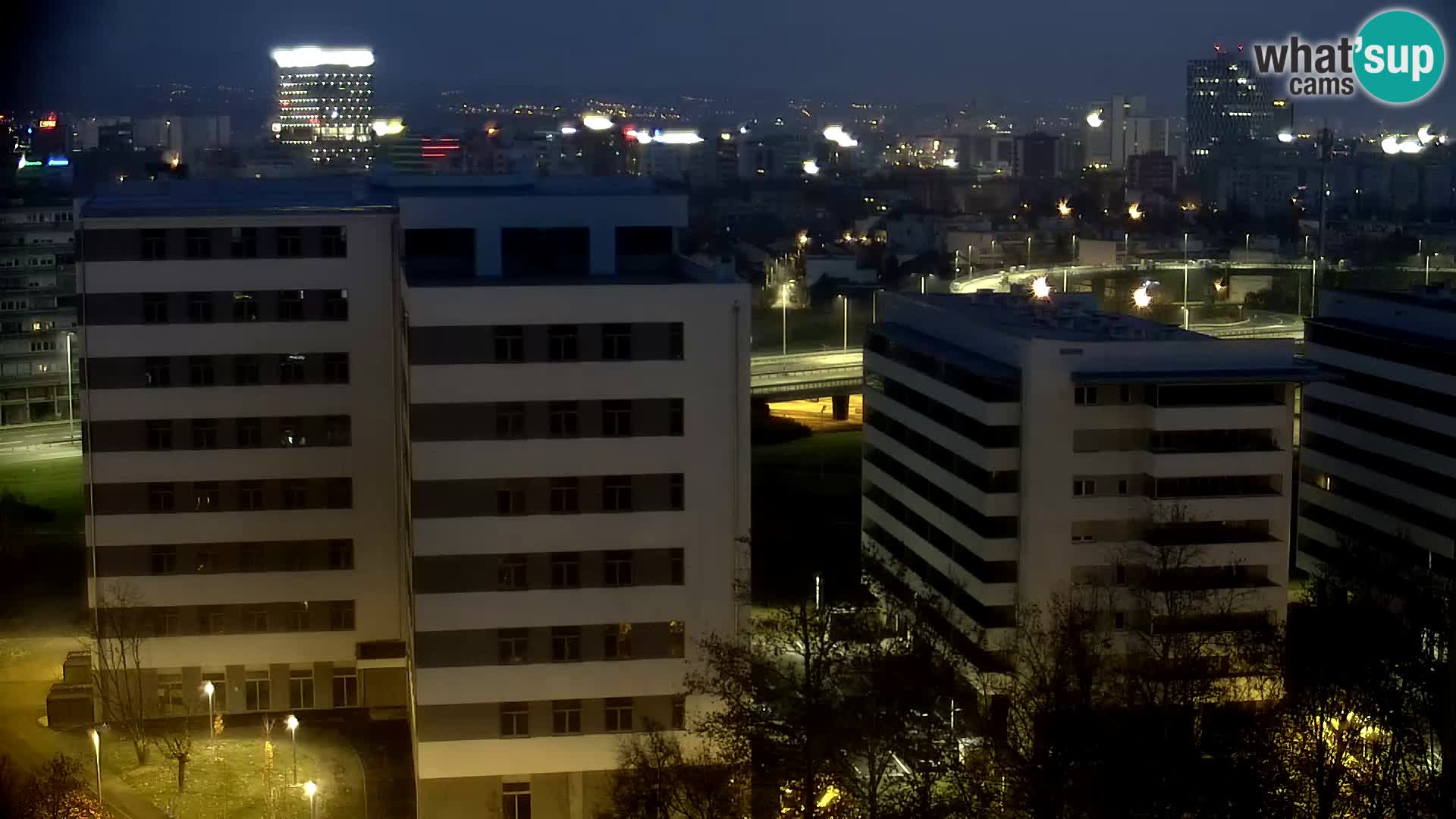 Rond-point en direct traversant les avenues Slavonska et Marin Držić à Zagreb webcam