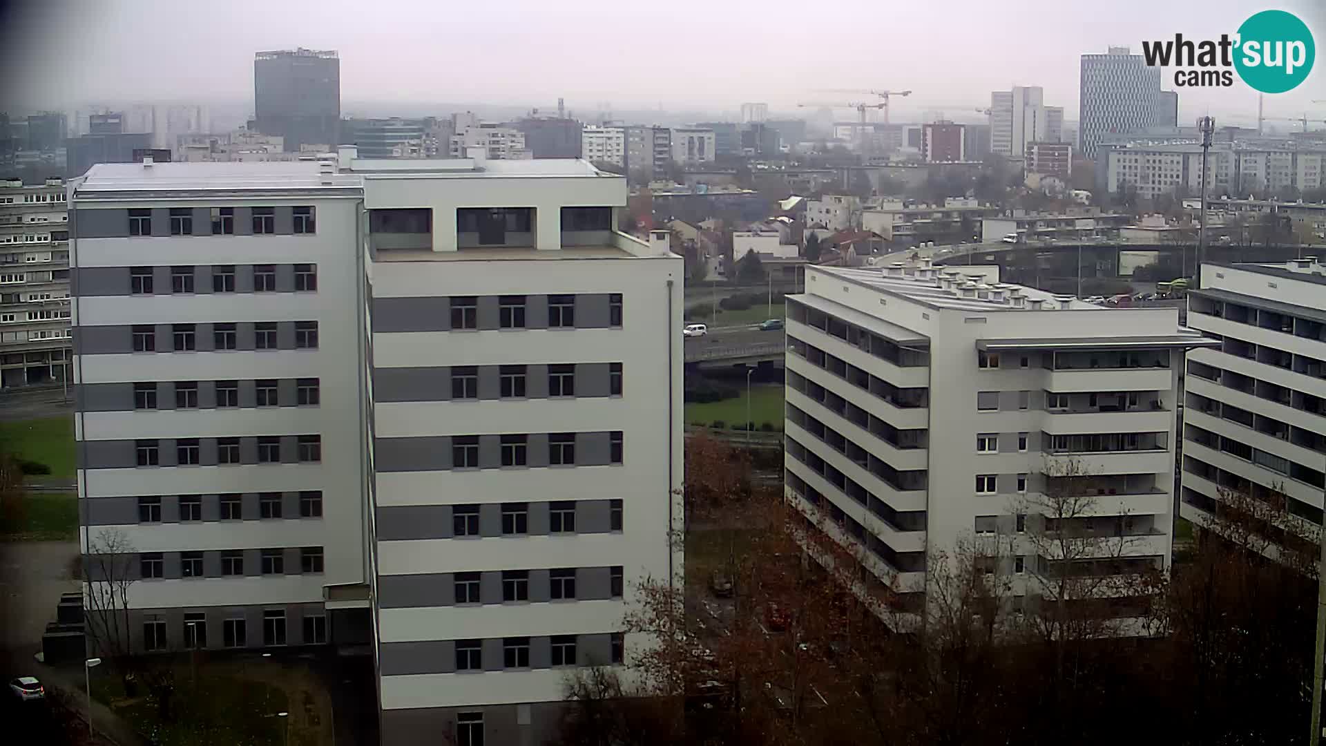 Rotonda en vivo que cruza Slavonska y Marin Držić Avenue en Zagreb webcam