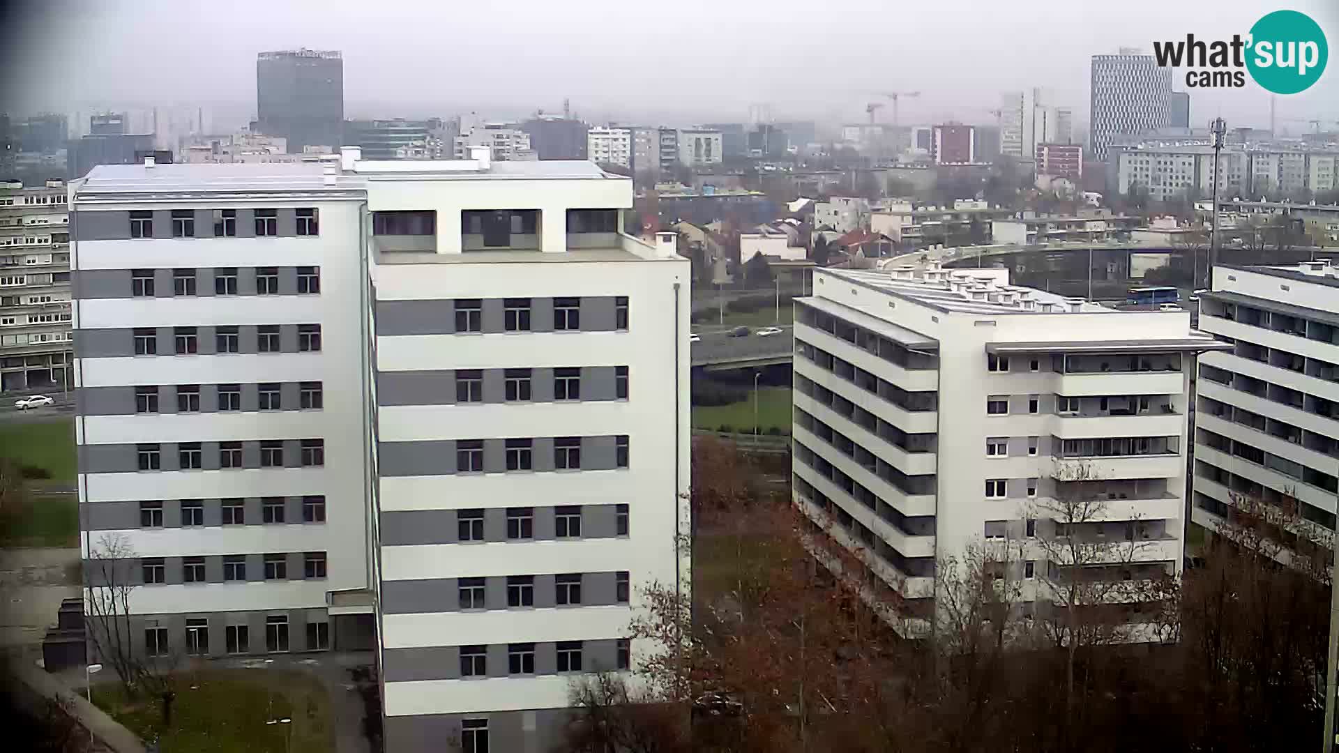 Rotonda en vivo que cruza Slavonska y Marin Držić Avenue en Zagreb webcam