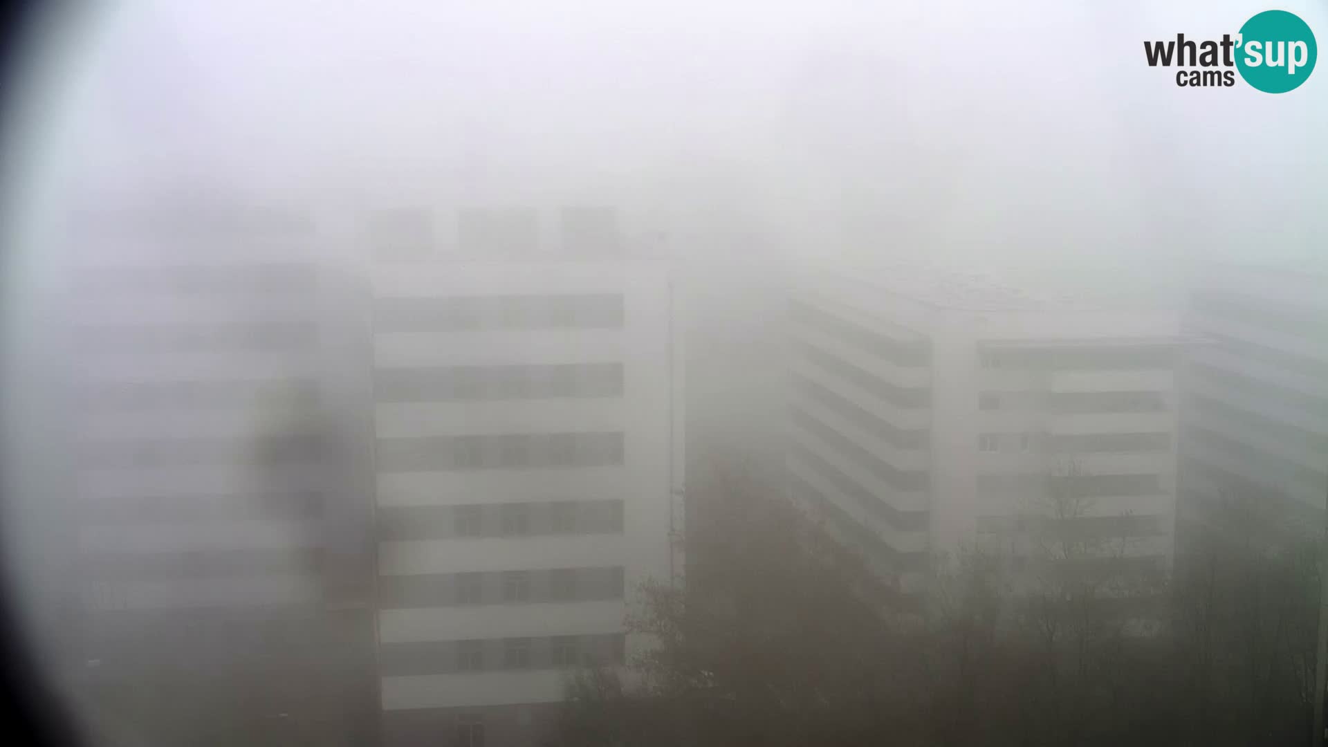 Rotonda en vivo que cruza Slavonska y Marin Držić Avenue en Zagreb webcam