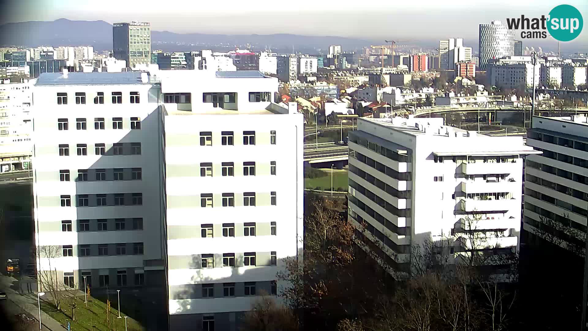 Rond-point en direct traversant les avenues Slavonska et Marin Držić à Zagreb webcam