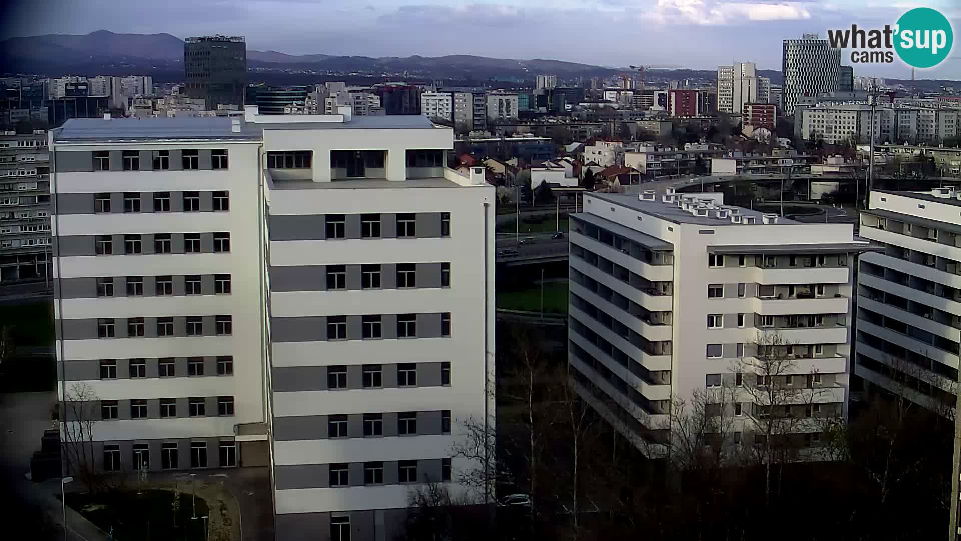 Web kamera Petlja Slavonska – Držićeva  – Zagreb Live