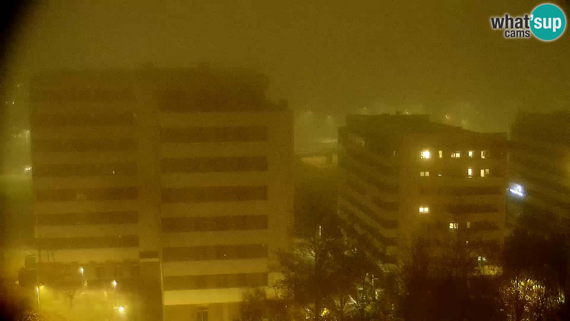 Rotonda en vivo que cruza Slavonska y Marin Držić Avenue en Zagreb webcam