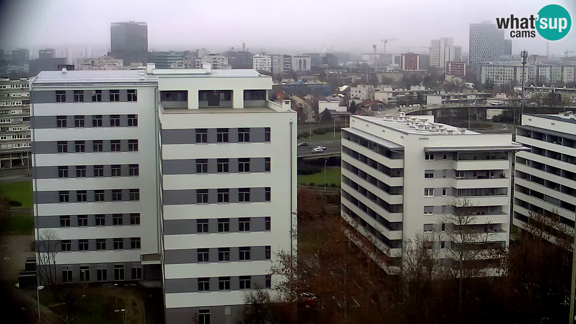 Rotonda en vivo que cruza Slavonska y Marin Držić Avenue en Zagreb webcam