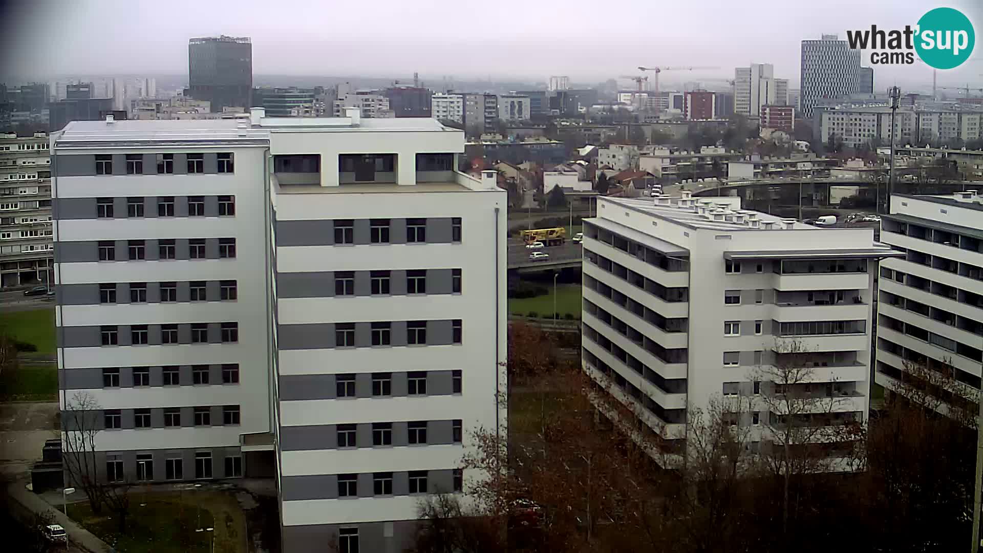 Rotonda en vivo que cruza Slavonska y Marin Držić Avenue en Zagreb webcam