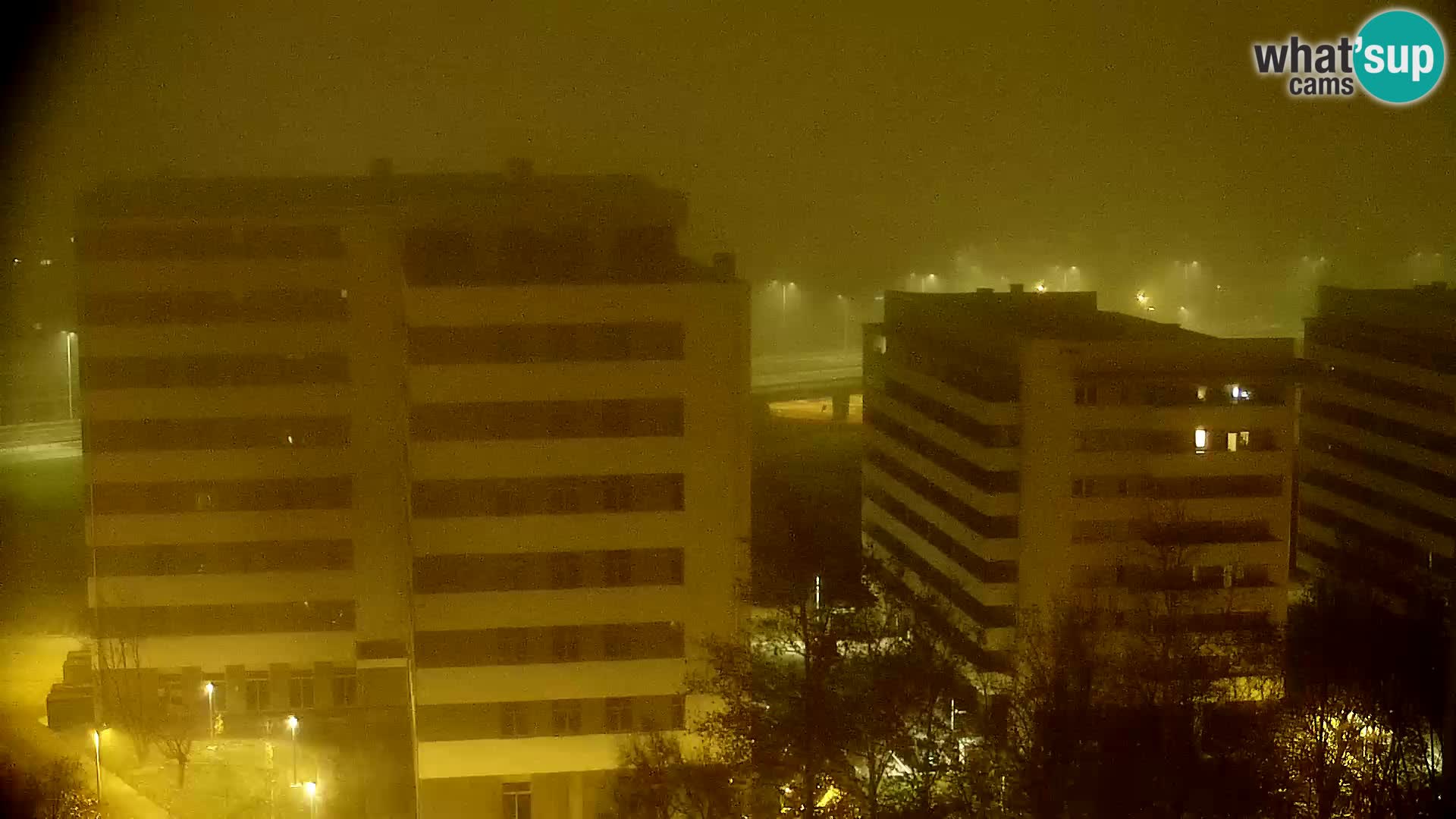 Rotonda en vivo que cruza Slavonska y Marin Držić Avenue en Zagreb webcam