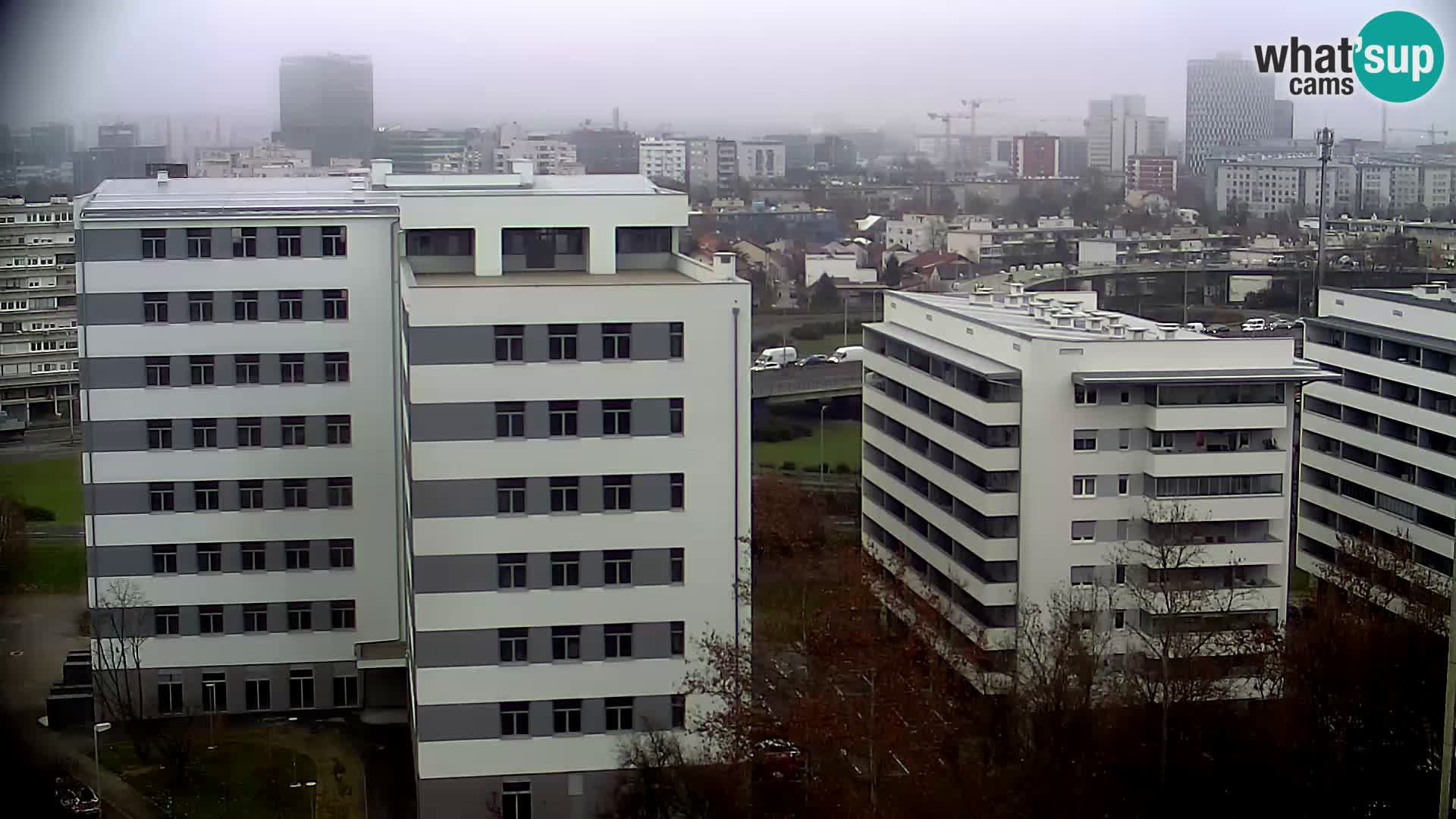 Rotonda en vivo que cruza Slavonska y Marin Držić Avenue en Zagreb webcam