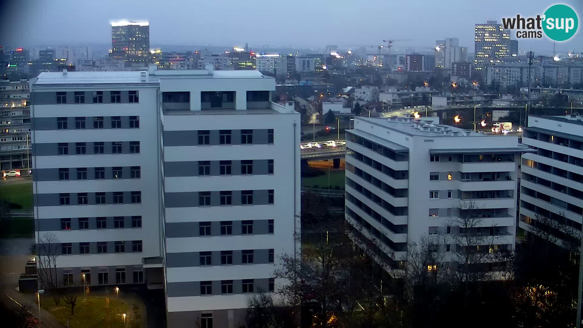 Rond-point en direct traversant les avenues Slavonska et Marin Držić à Zagreb webcam