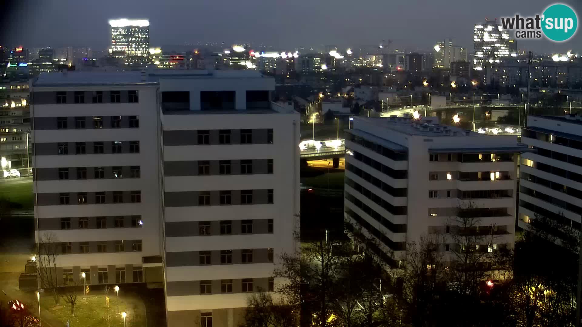 Live-Kreisverkehr Slavonska und Marin Držić Avenue zur Zagreb Webcam