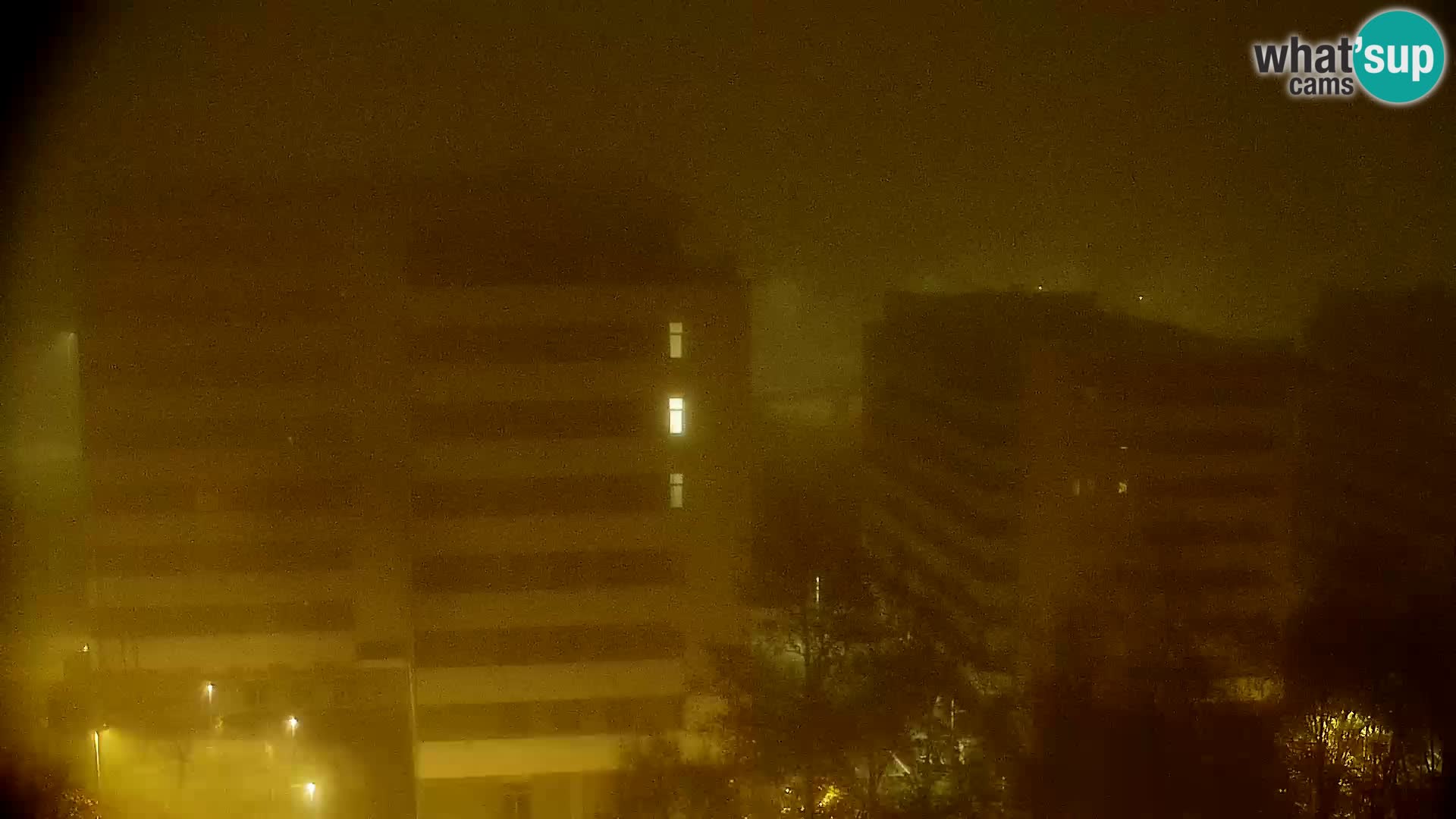 Rotonda en vivo que cruza Slavonska y Marin Držić Avenue en Zagreb webcam