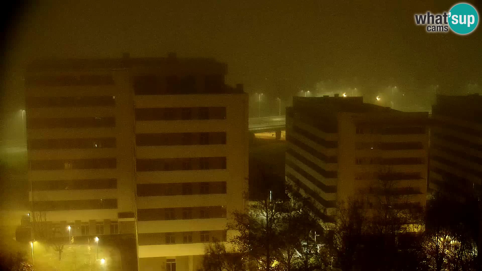 Rond-point en direct traversant les avenues Slavonska et Marin Držić à Zagreb webcam