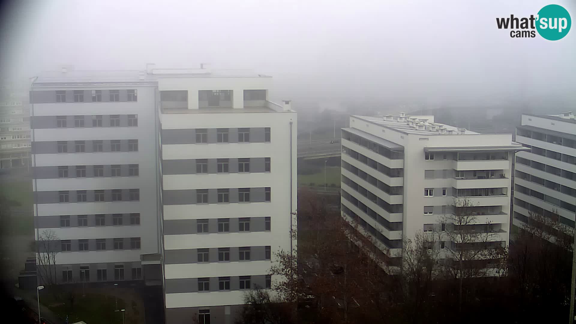 Rotonda en vivo que cruza Slavonska y Marin Držić Avenue en Zagreb webcam