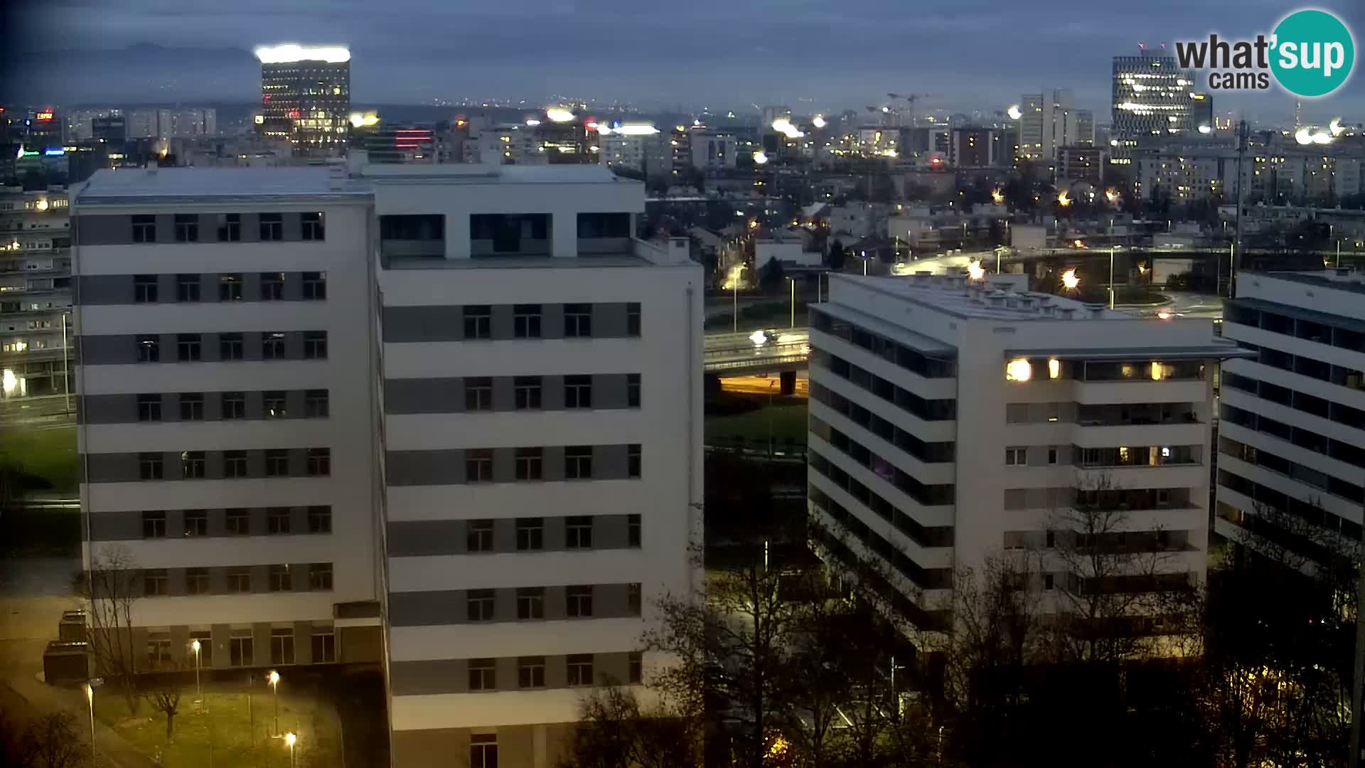 Rond-point en direct traversant les avenues Slavonska et Marin Držić à Zagreb webcam