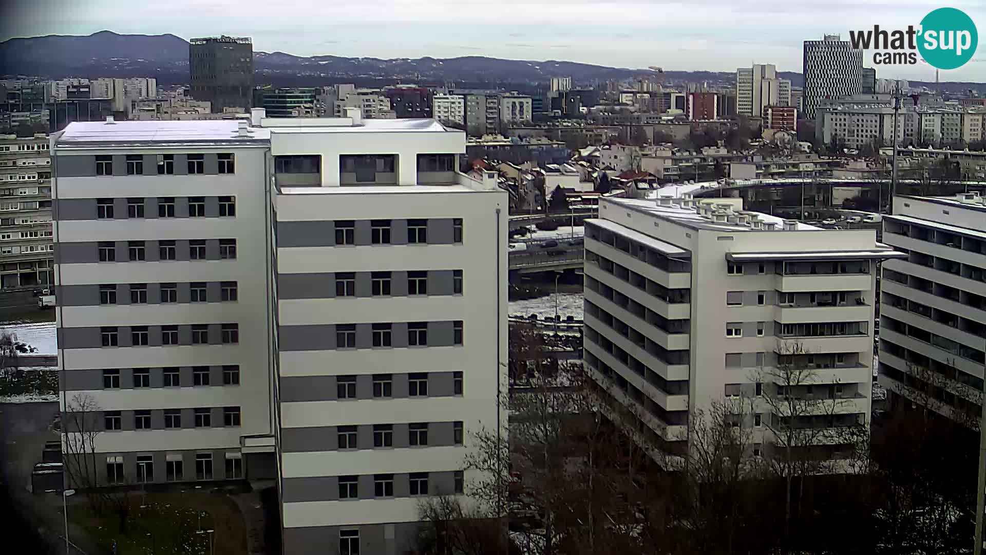 Rond-point en direct traversant les avenues Slavonska et Marin Držić à Zagreb webcam
