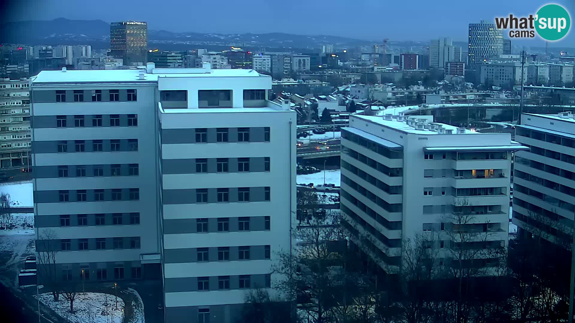 Live-Kreisverkehr Slavonska und Marin Držić Avenue zur Zagreb Webcam