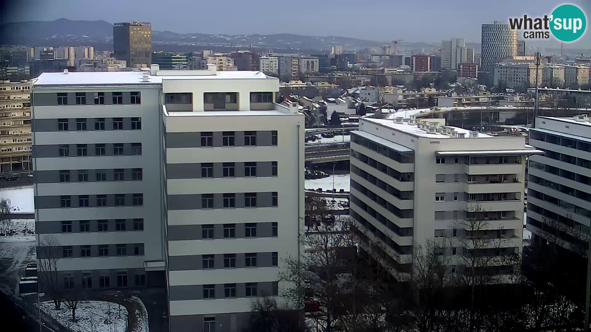 Rond-point en direct traversant les avenues Slavonska et Marin Držić à Zagreb webcam