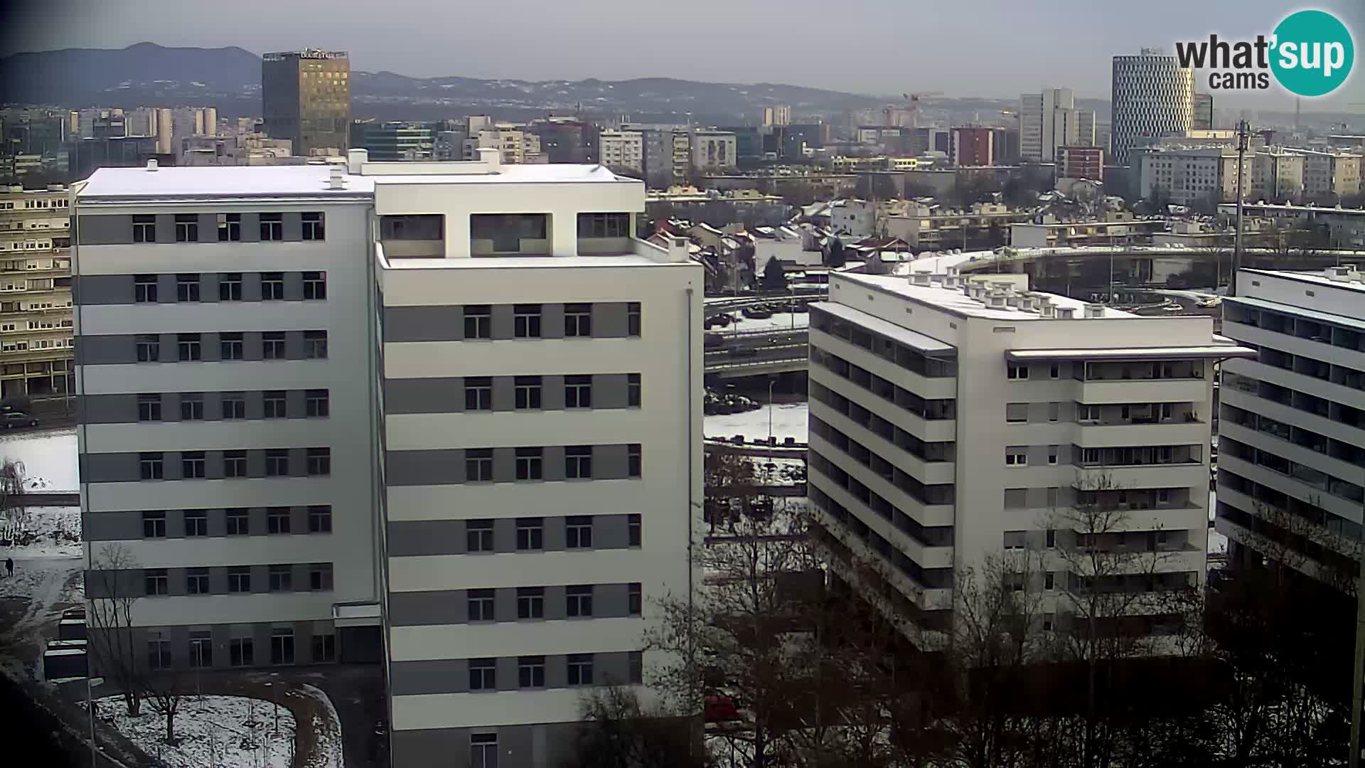 Rond-point en direct traversant les avenues Slavonska et Marin Držić à Zagreb webcam