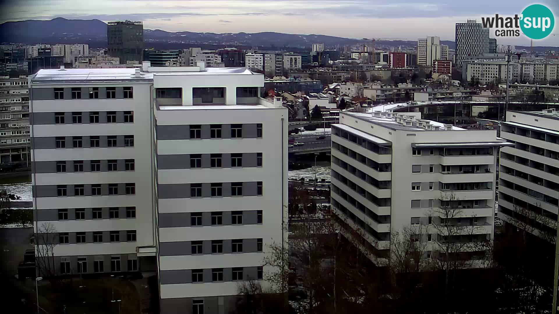 Web kamera Petlja Slavonska – Držićeva  – Zagreb Live