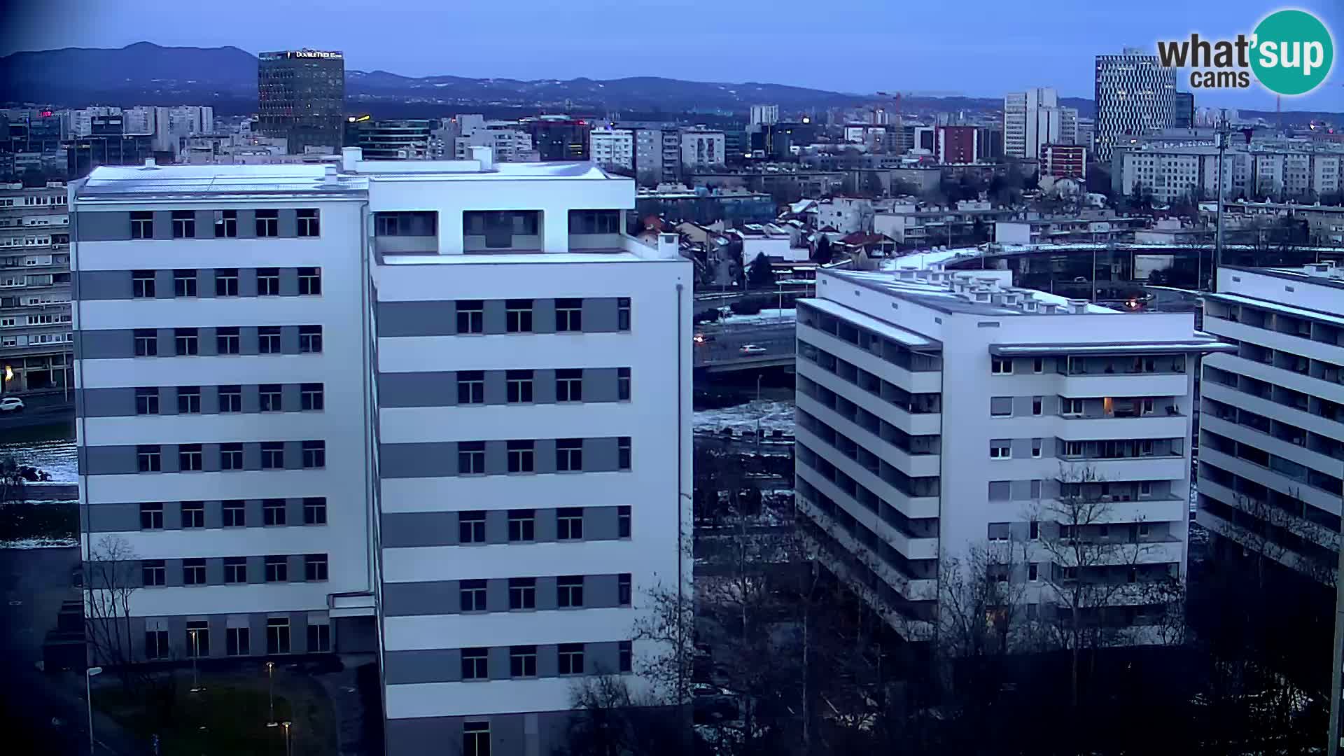 Krožišče Slavonske in Marin Držićeve ulice v Zagrebu v živo