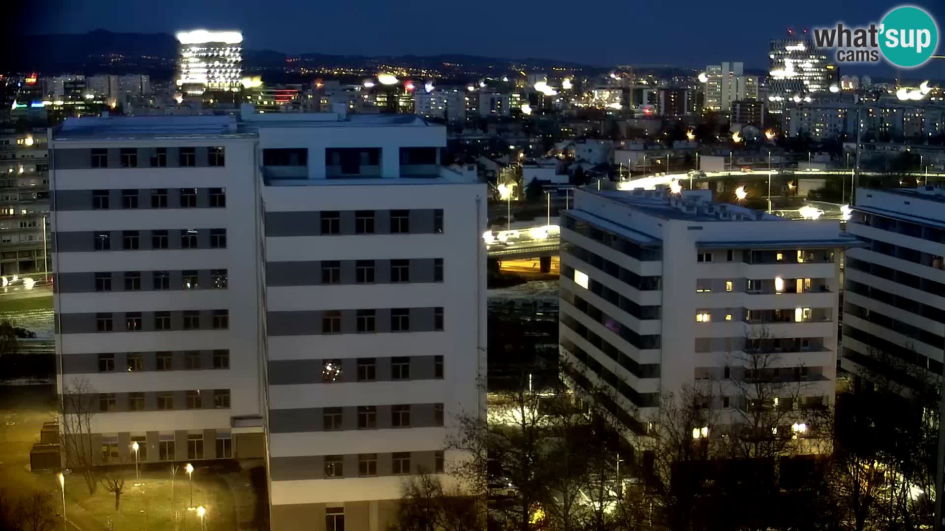 Rond-point en direct traversant les avenues Slavonska et Marin Držić à Zagreb webcam